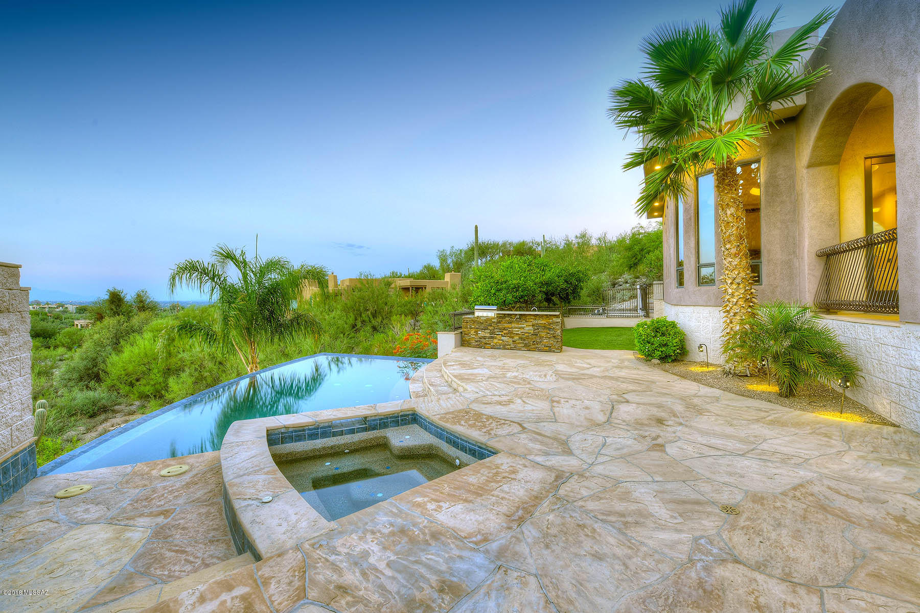 5171 N Hacienda Del Sol Road