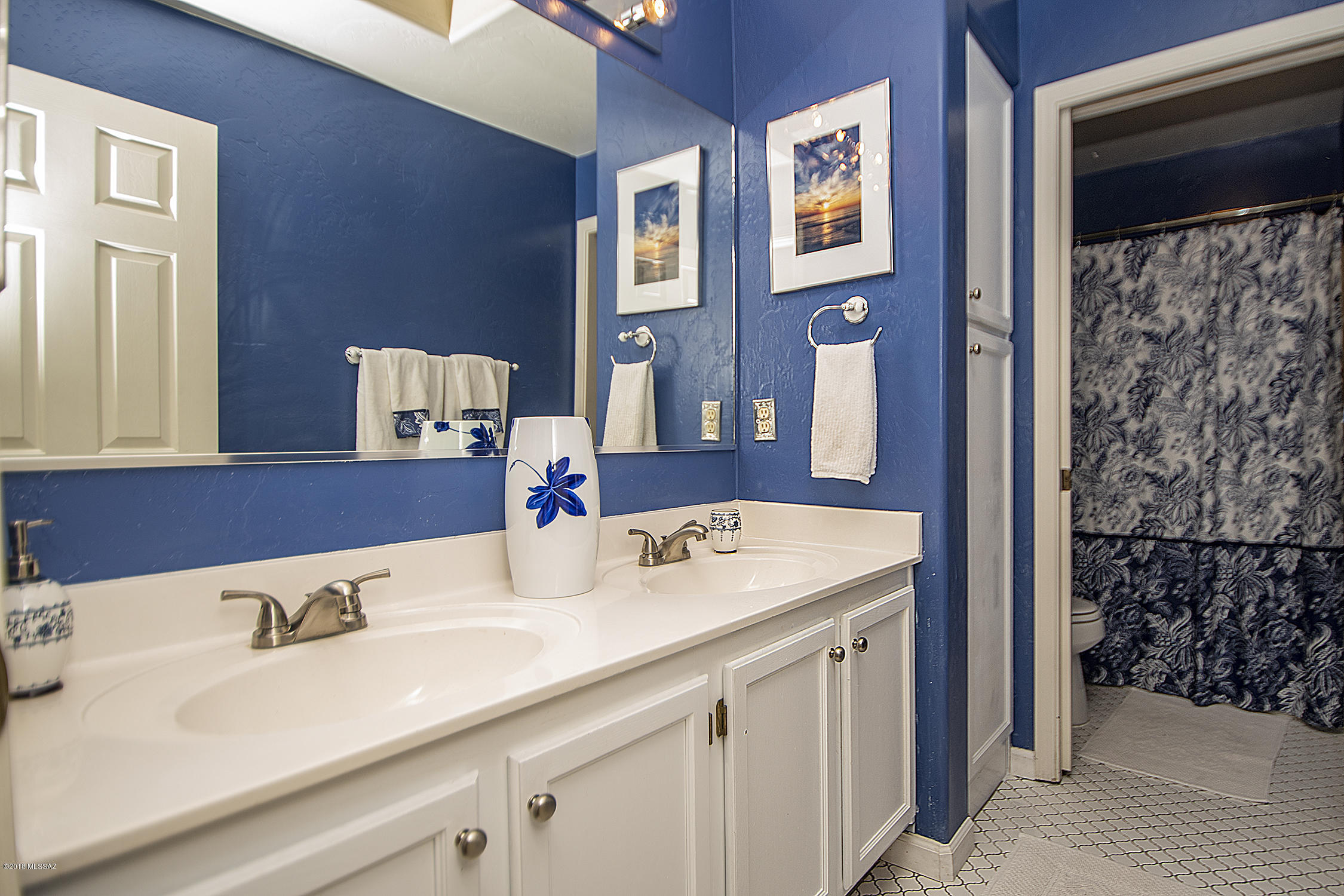 6577 N Shadow Run Drive