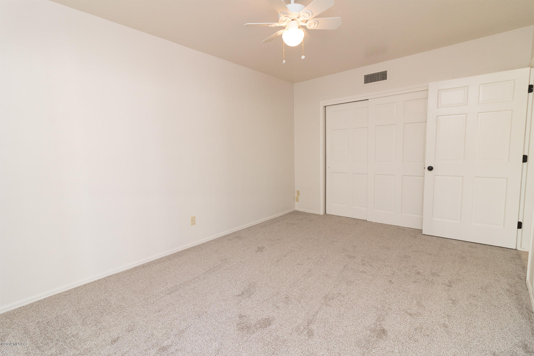 5812 N Camino Esplendora