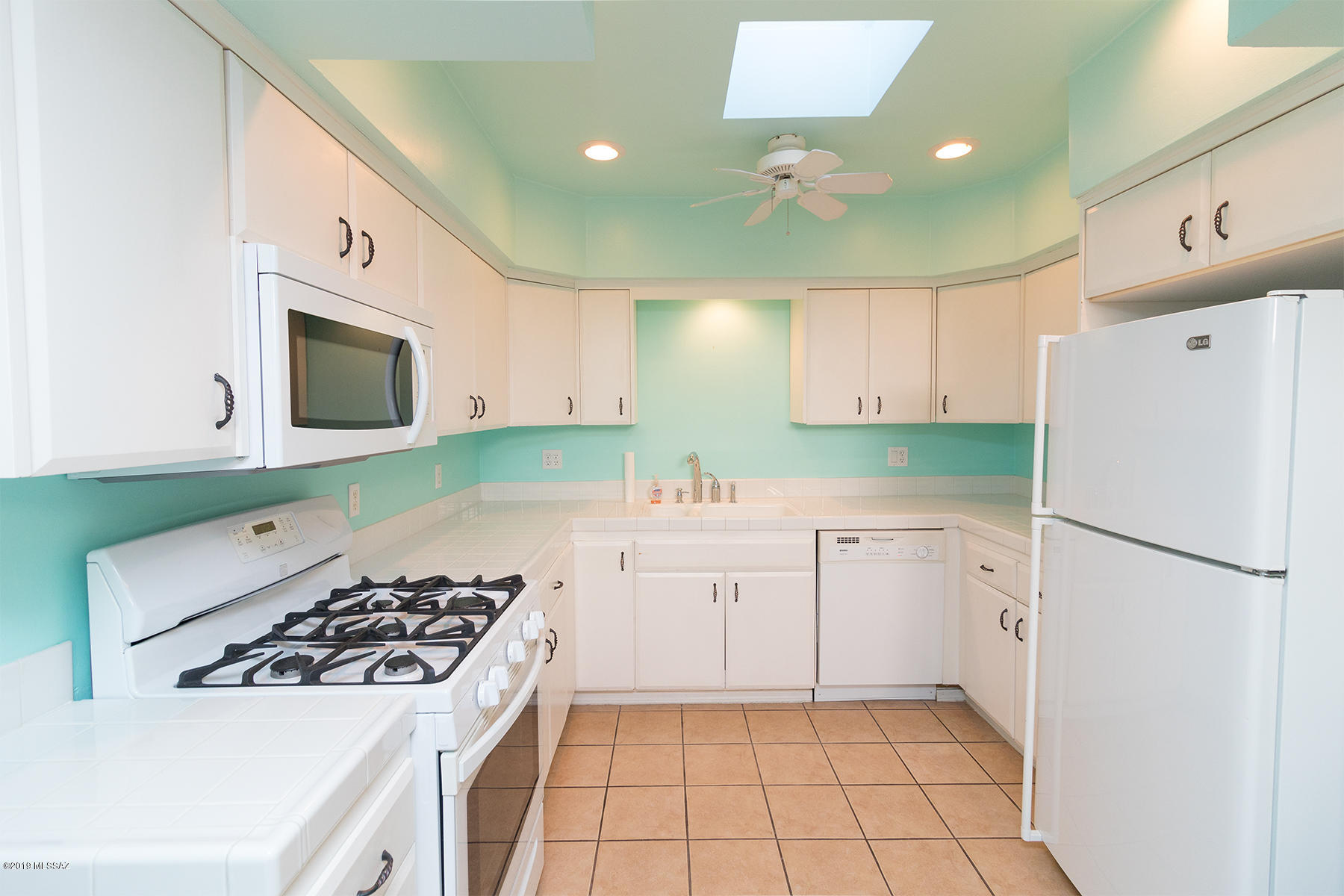 5812 N Camino Esplendora