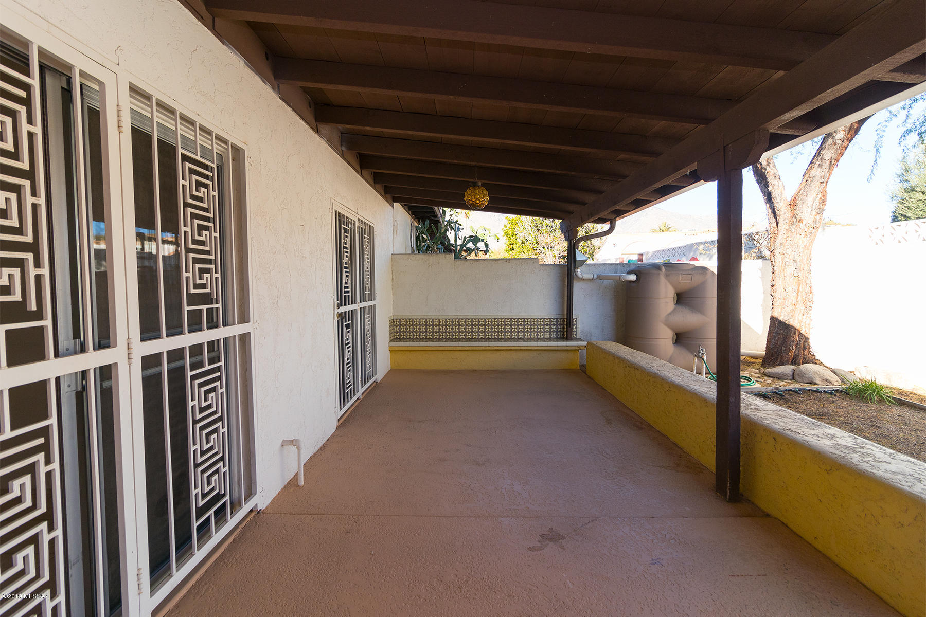 5812 N Camino Esplendora