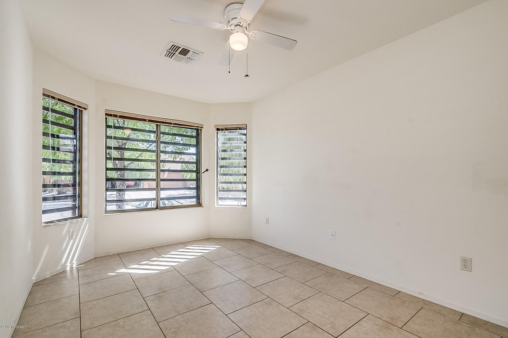 2069 E Calle Gran Desierto