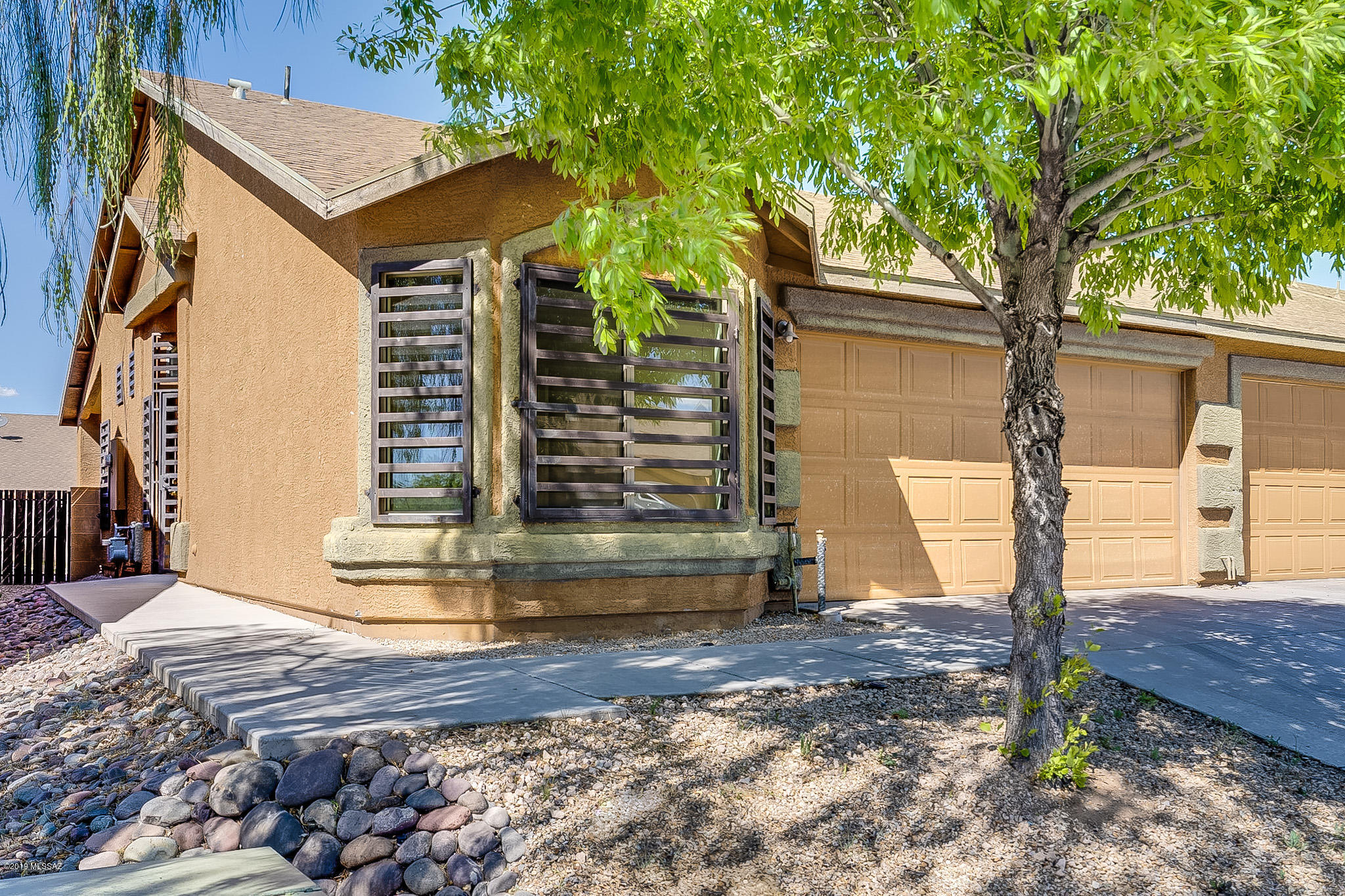 2069 E Calle Gran Desierto