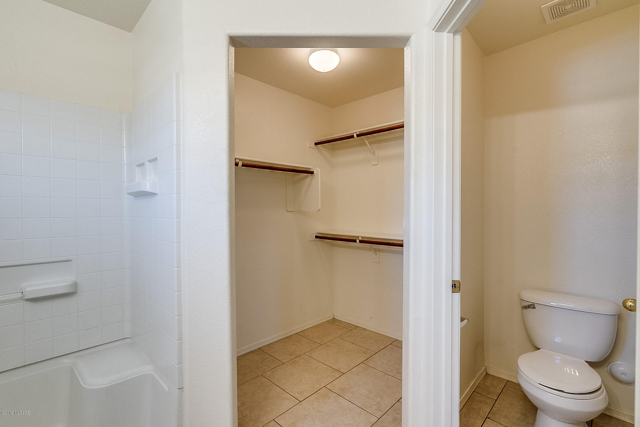 2069 E Calle Gran Desierto