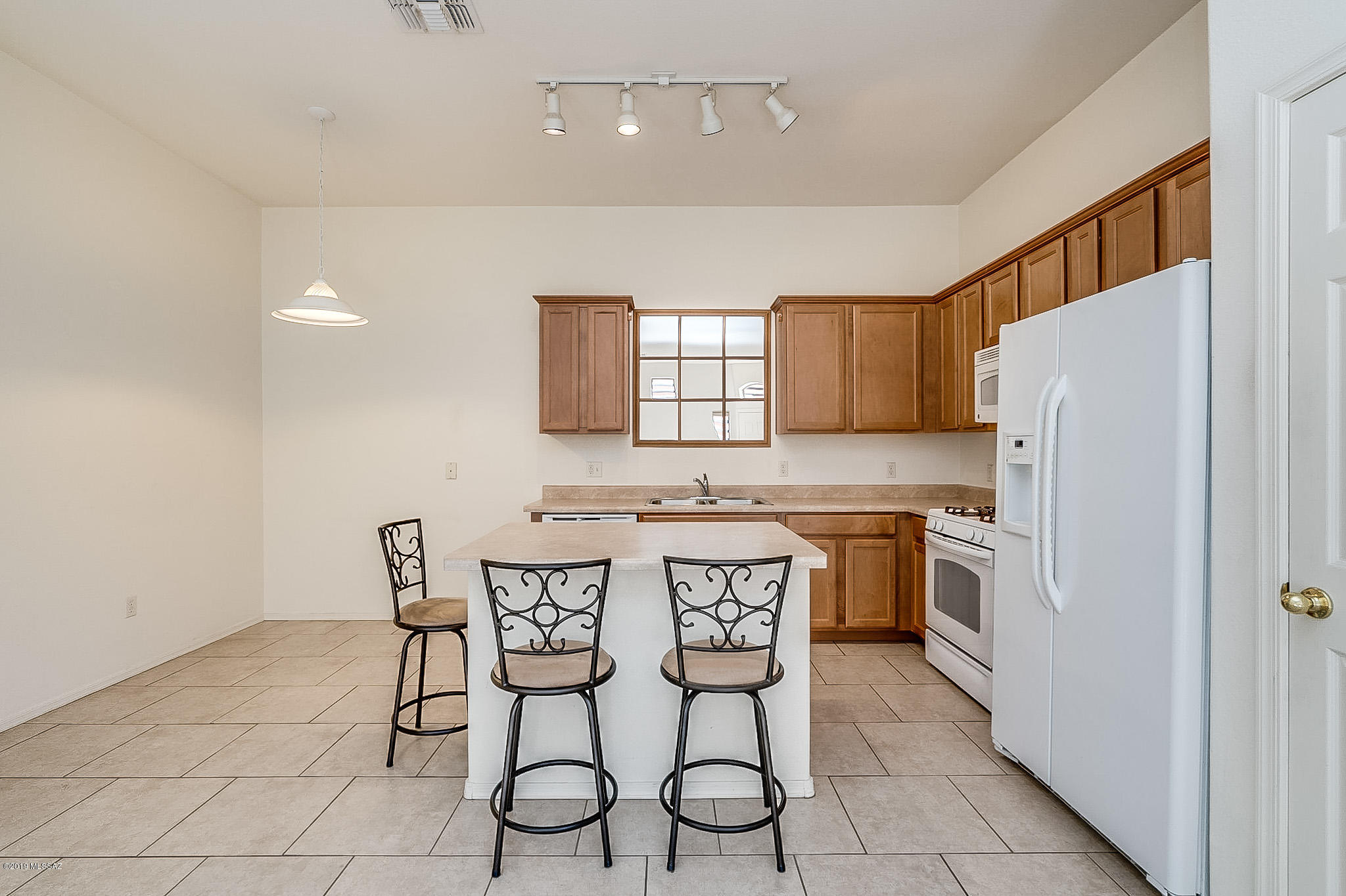 2069 E Calle Gran Desierto