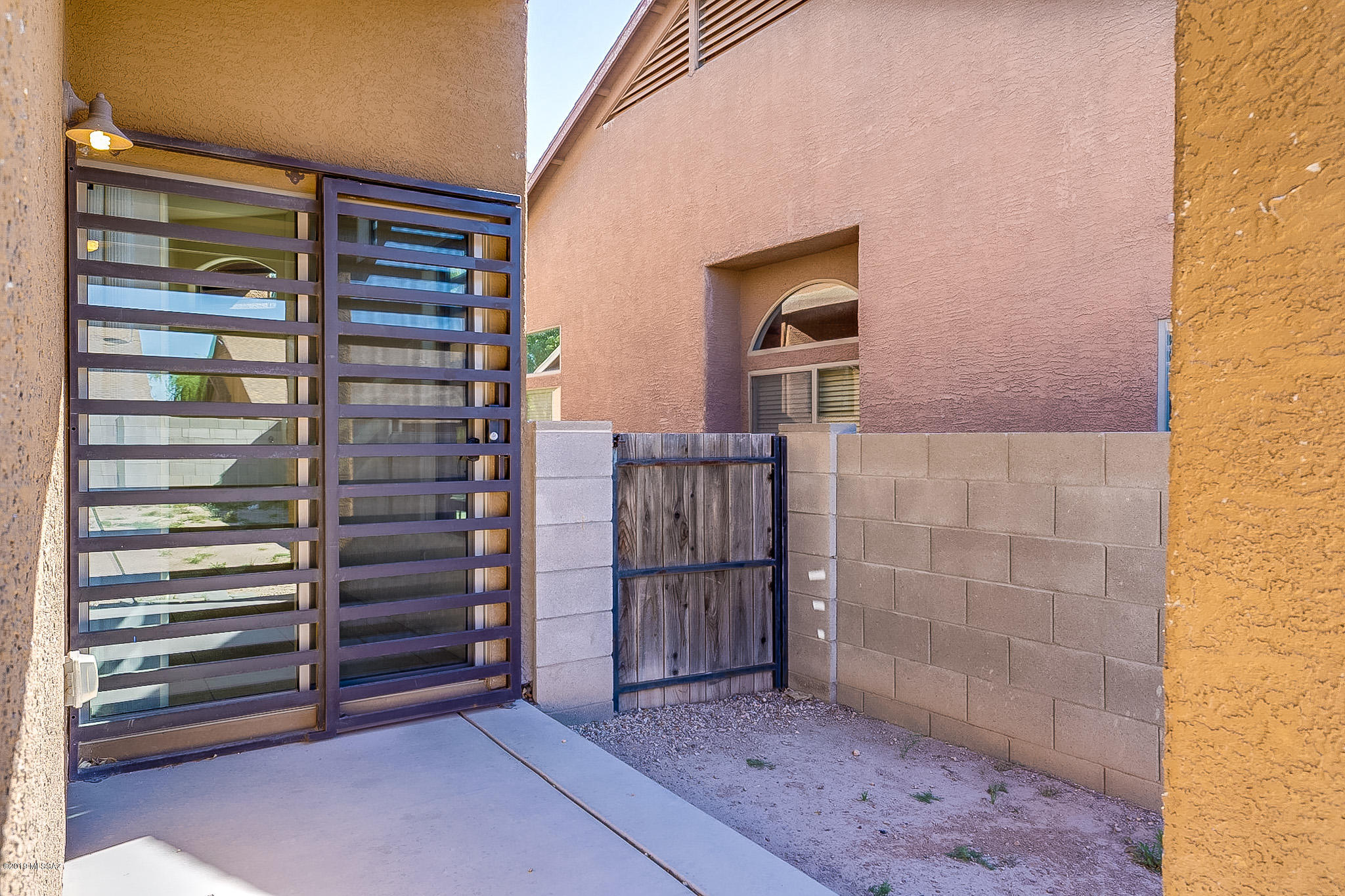 2069 E Calle Gran Desierto