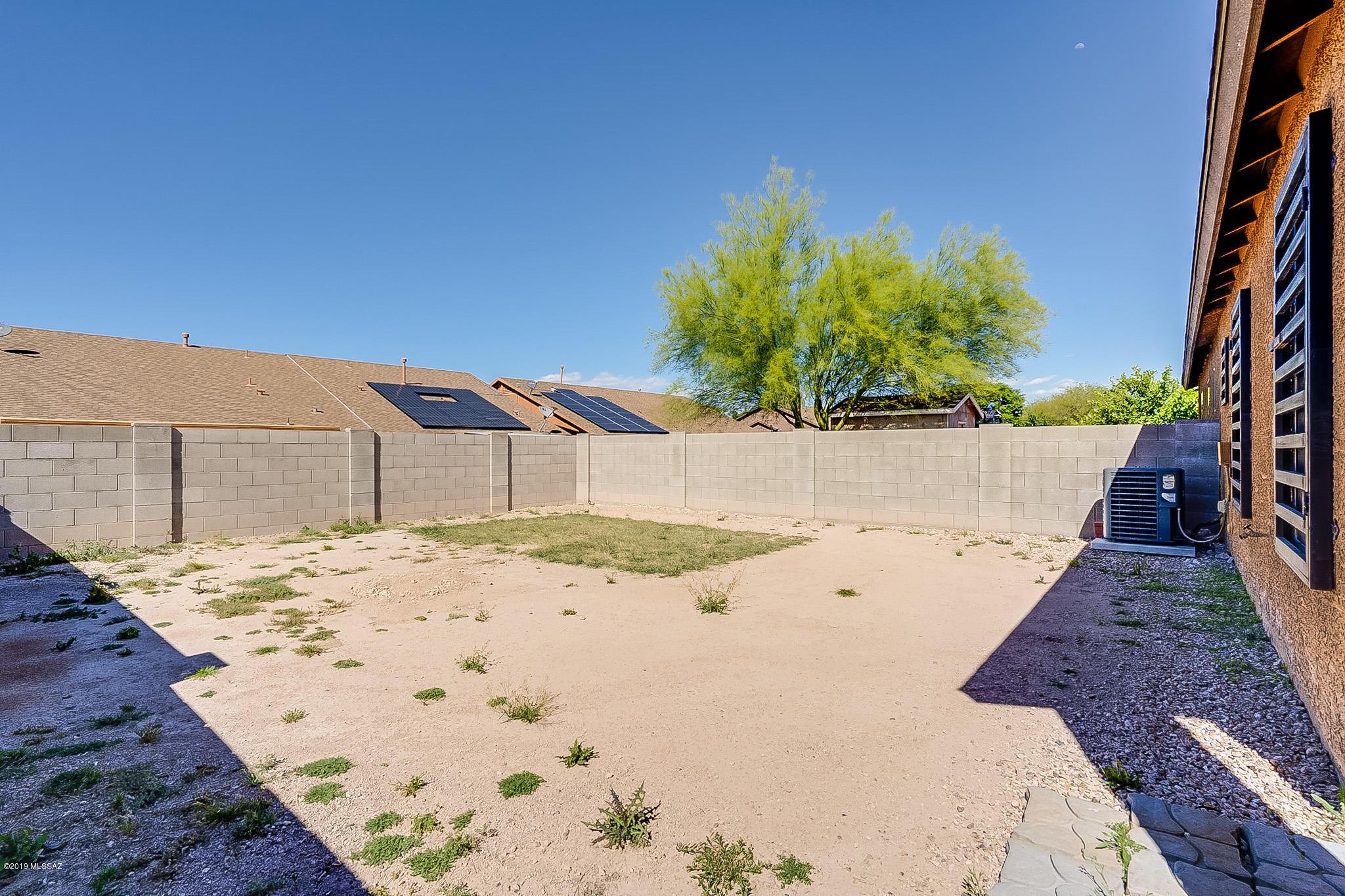 2069 E Calle Gran Desierto