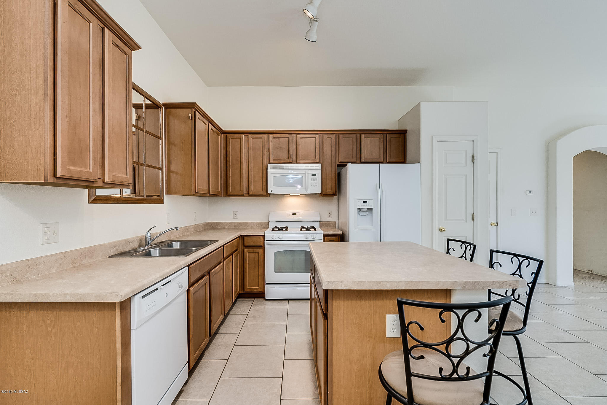 2069 E Calle Gran Desierto