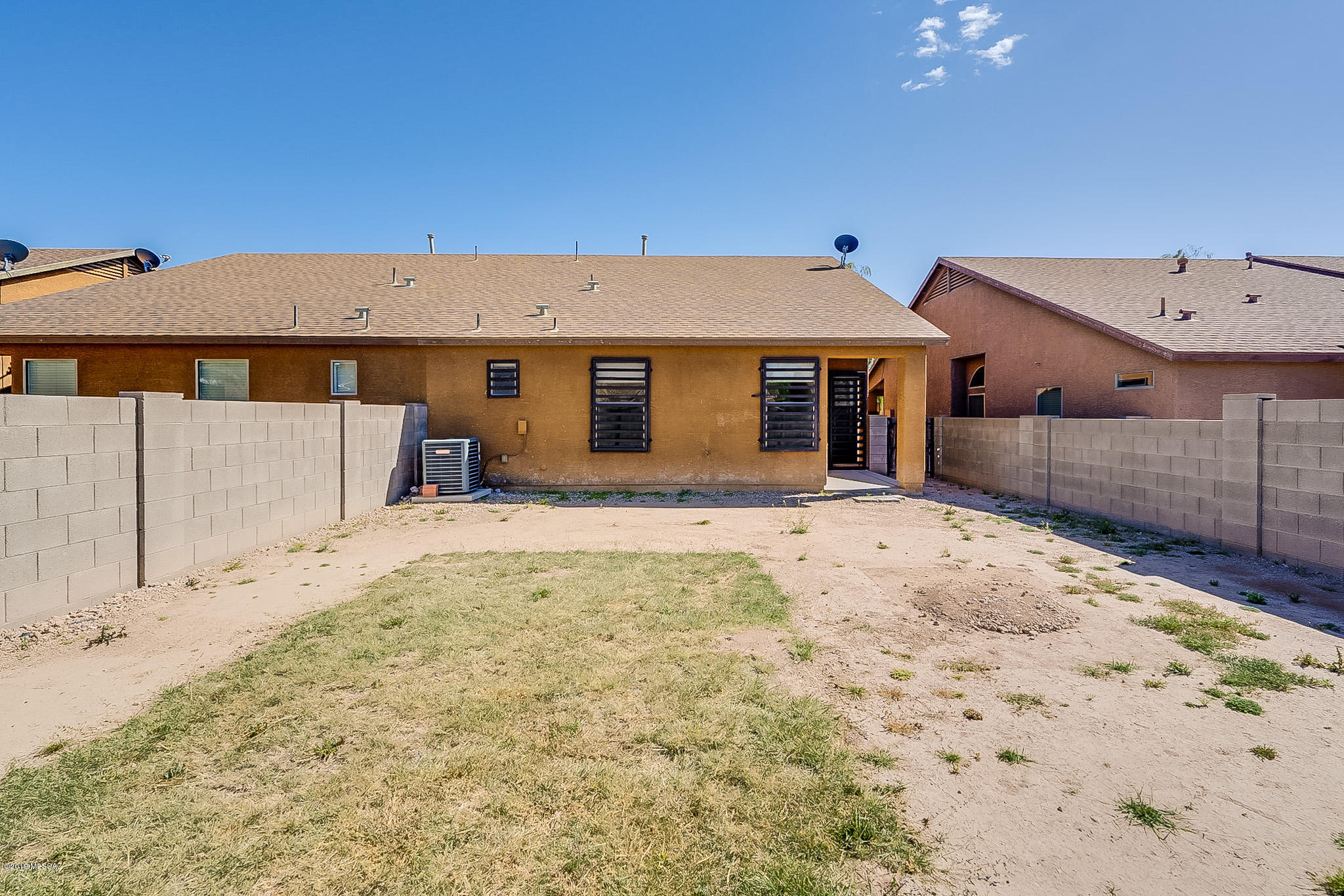 2069 E Calle Gran Desierto