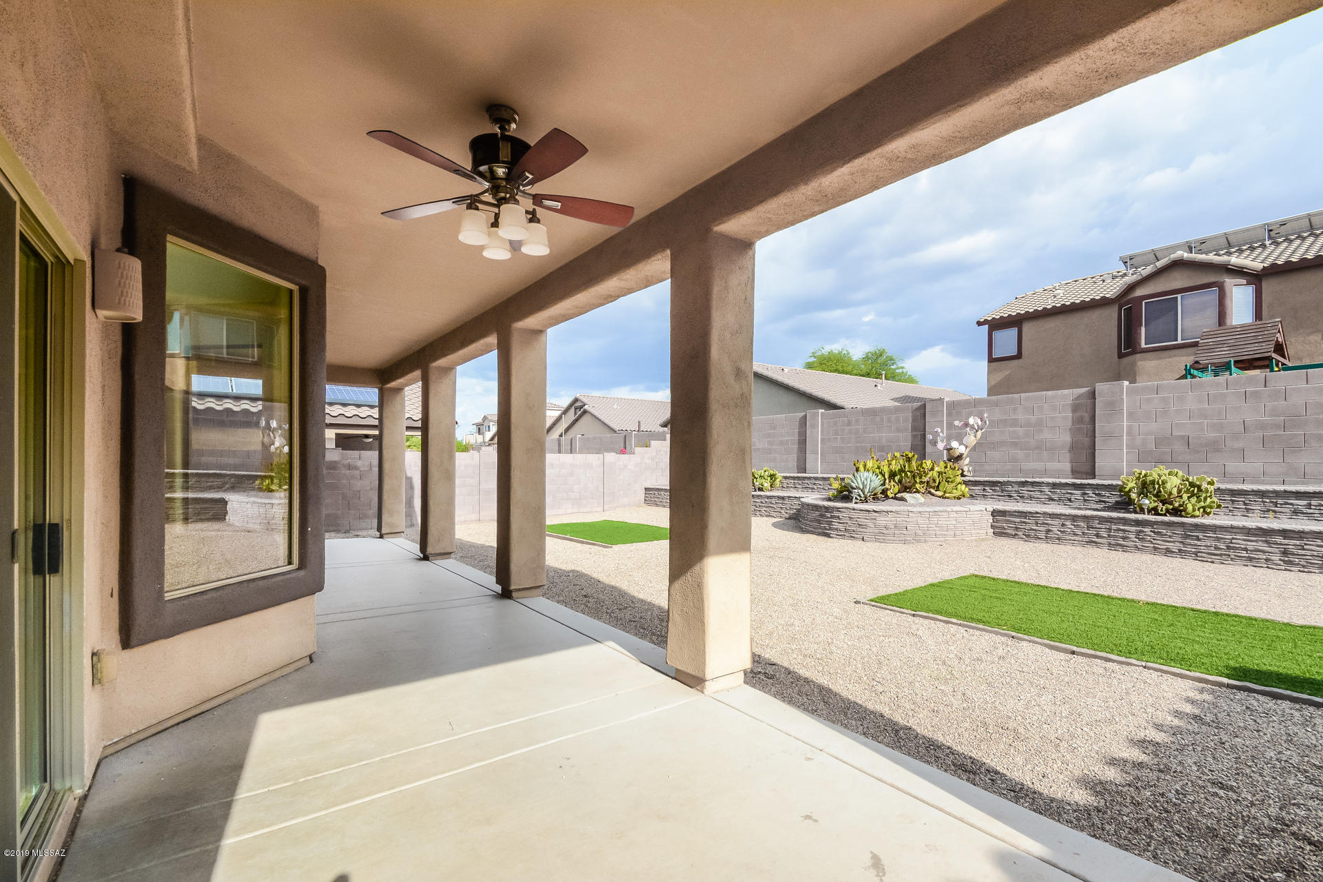 233 W Calle Patio Lindo