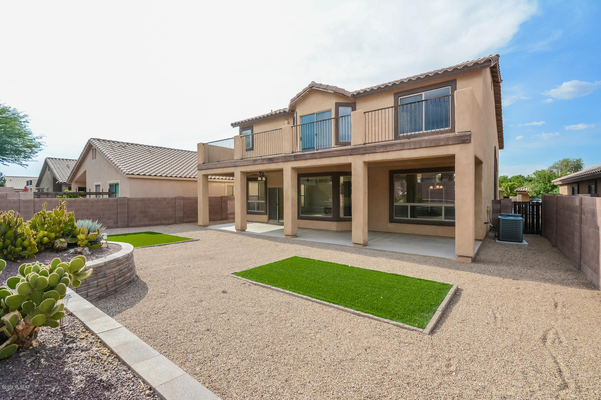 233 W Calle Patio Lindo