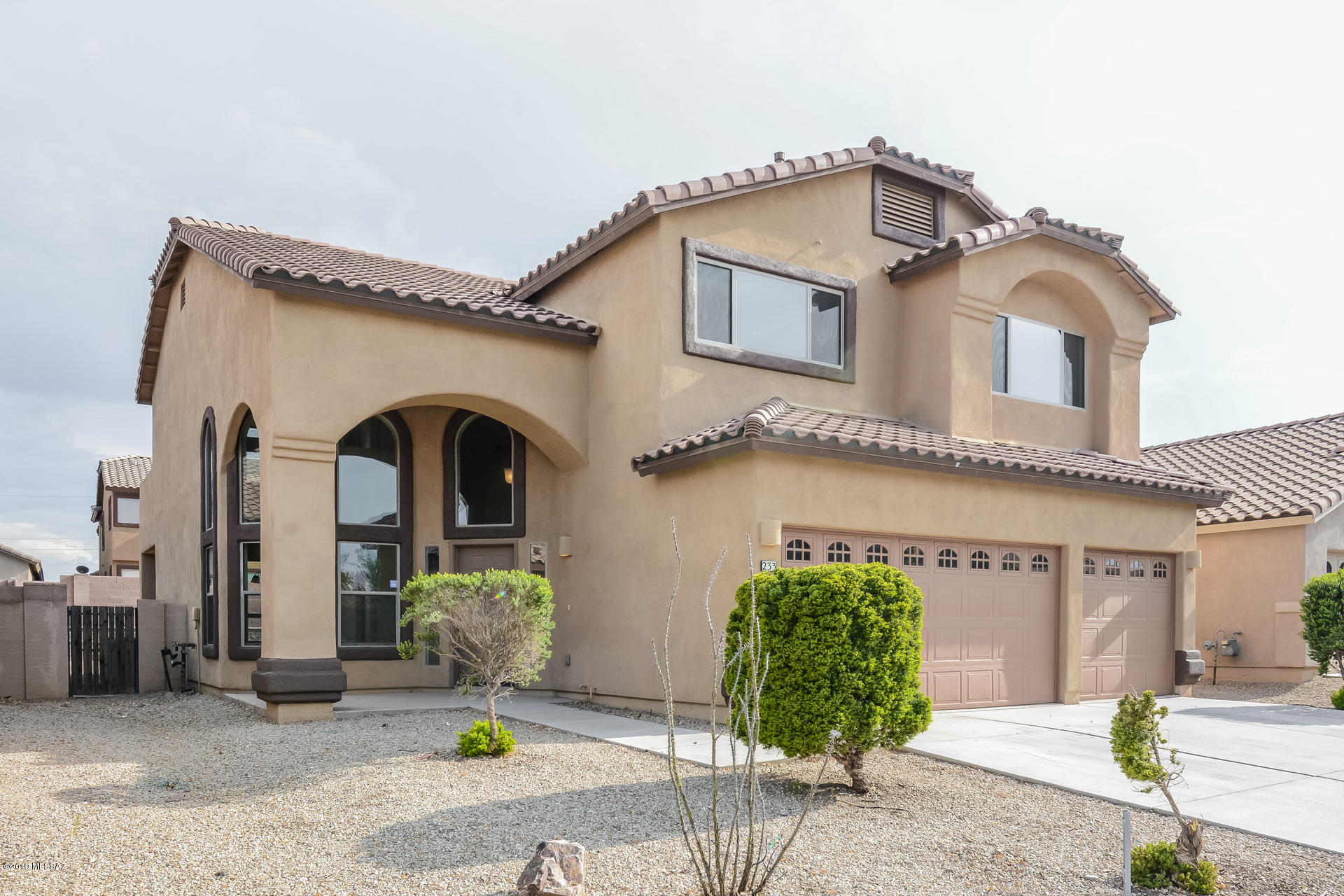 233 W Calle Patio Lindo