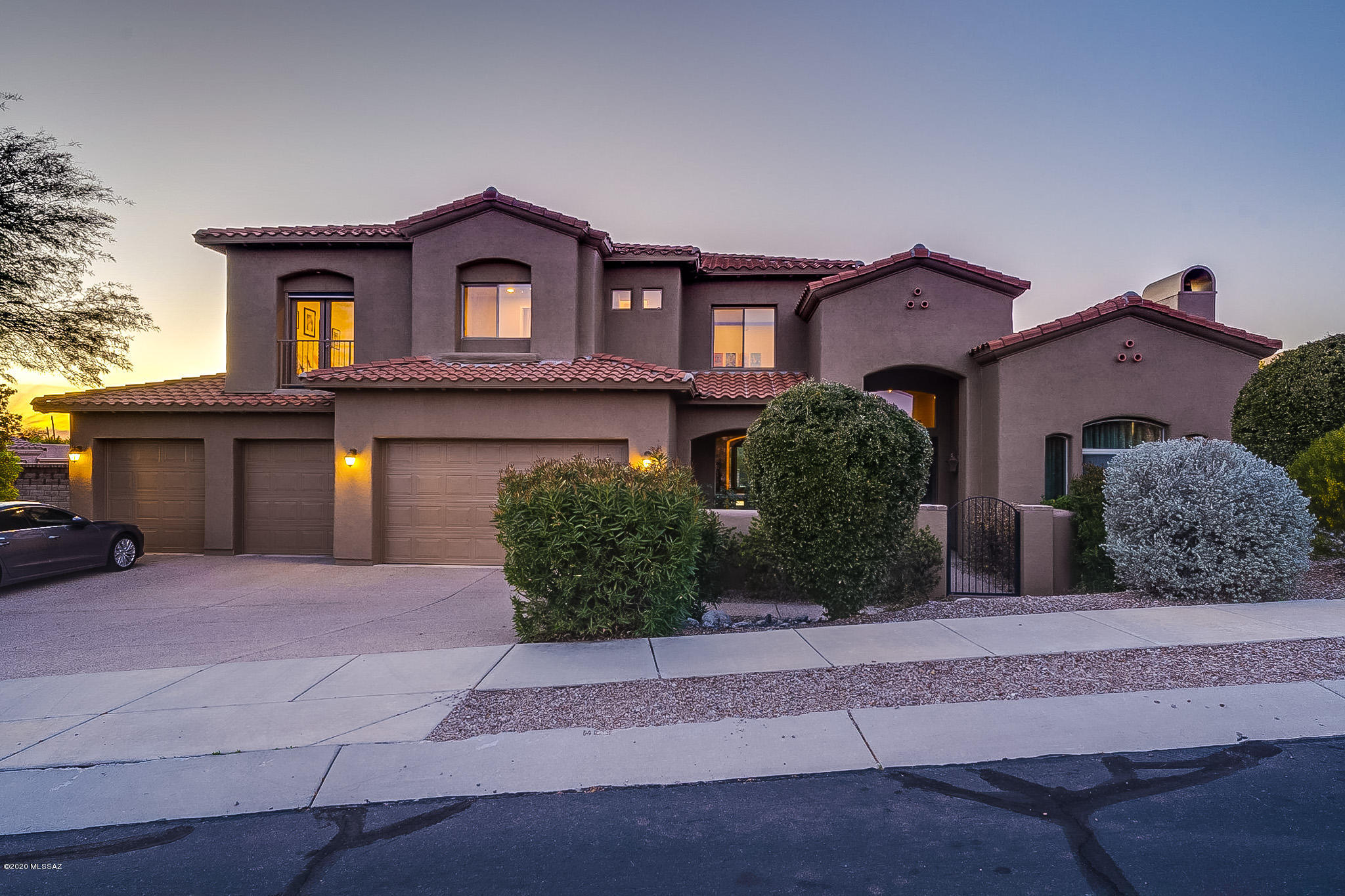 4335 E Pinnacle Ridge Place