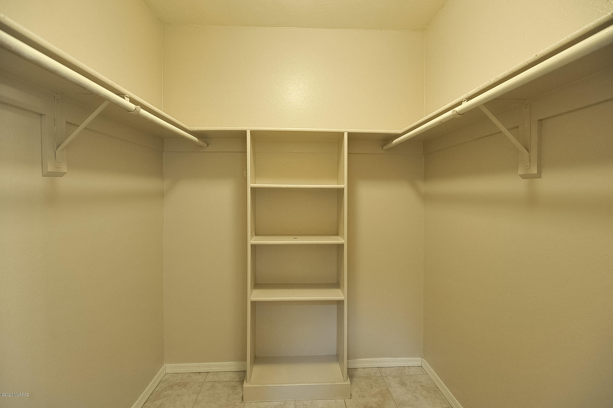 4234 E Presidio Road