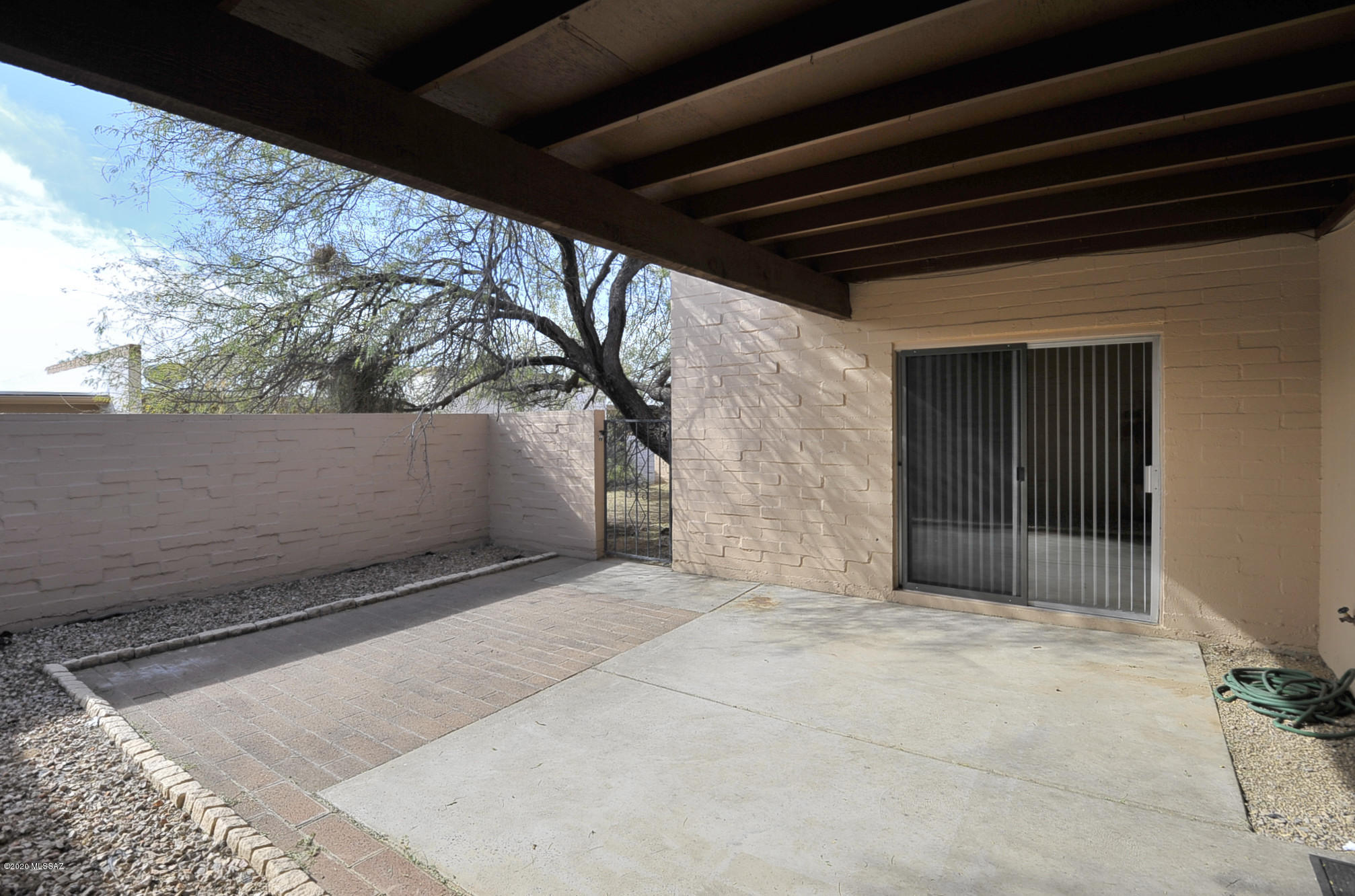 4234 E Presidio Road