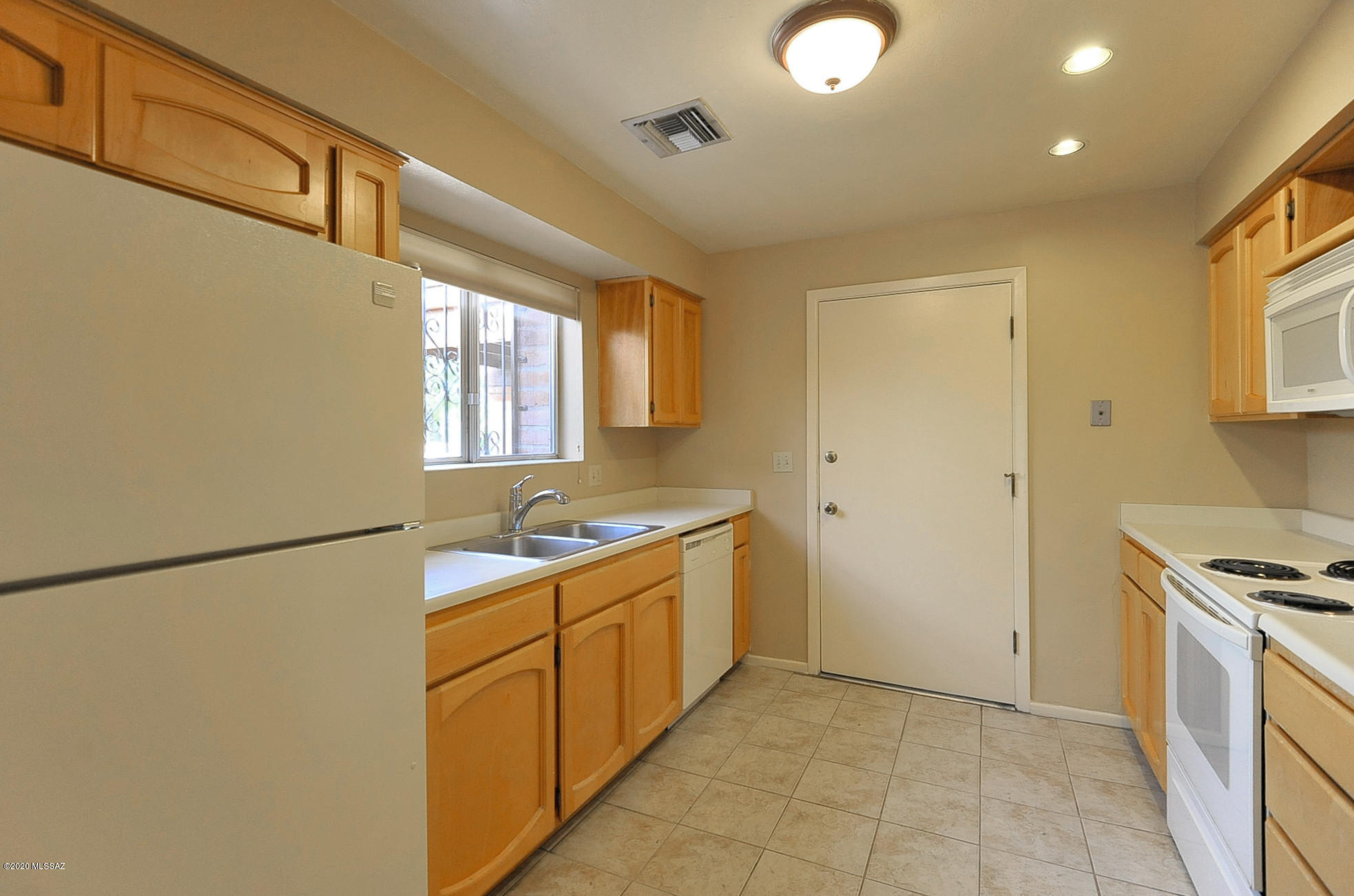 4234 E Presidio Road