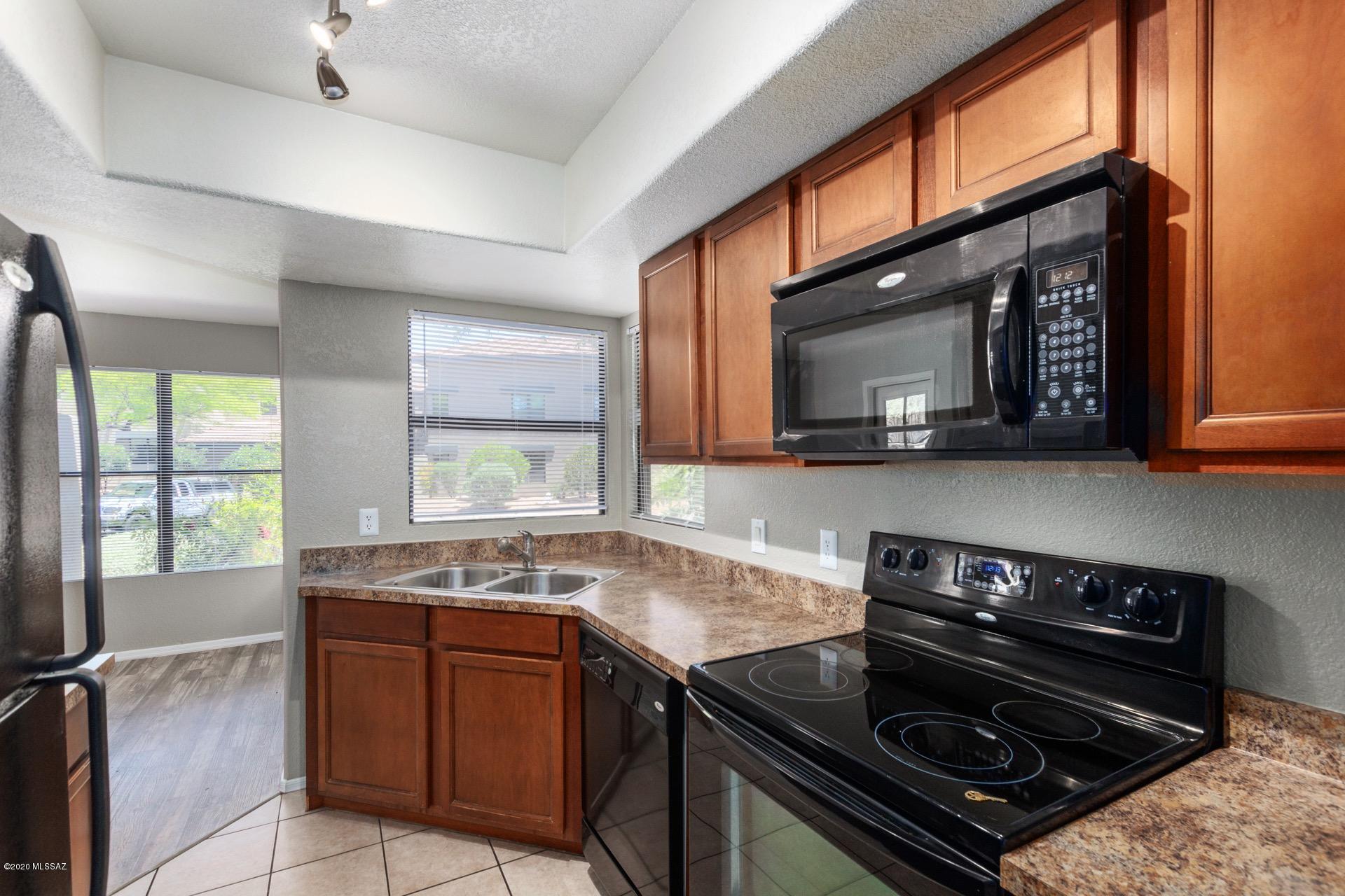 5855 N Kolb Road Unit: 8106