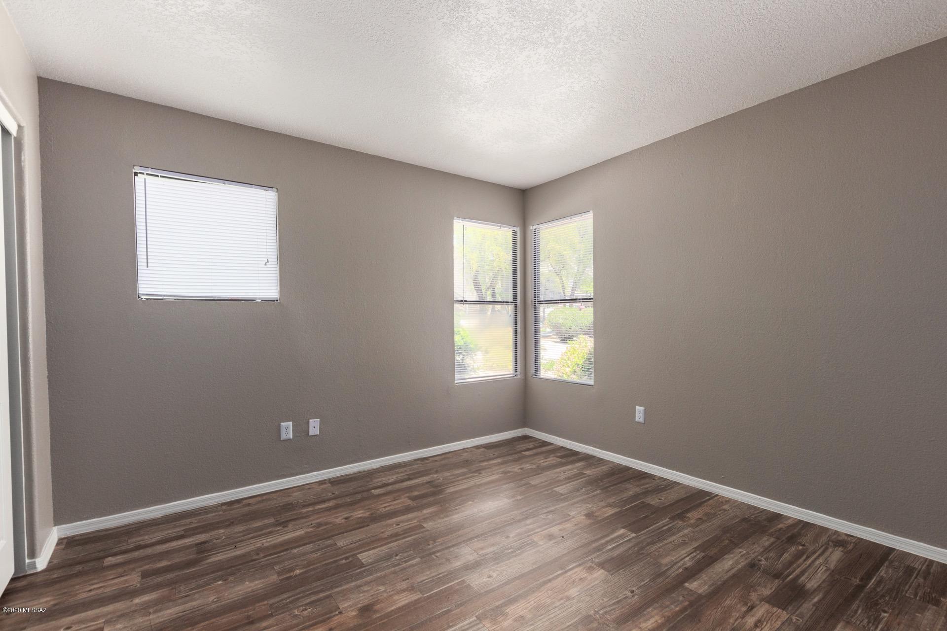 5855 N Kolb Road Unit: 8106