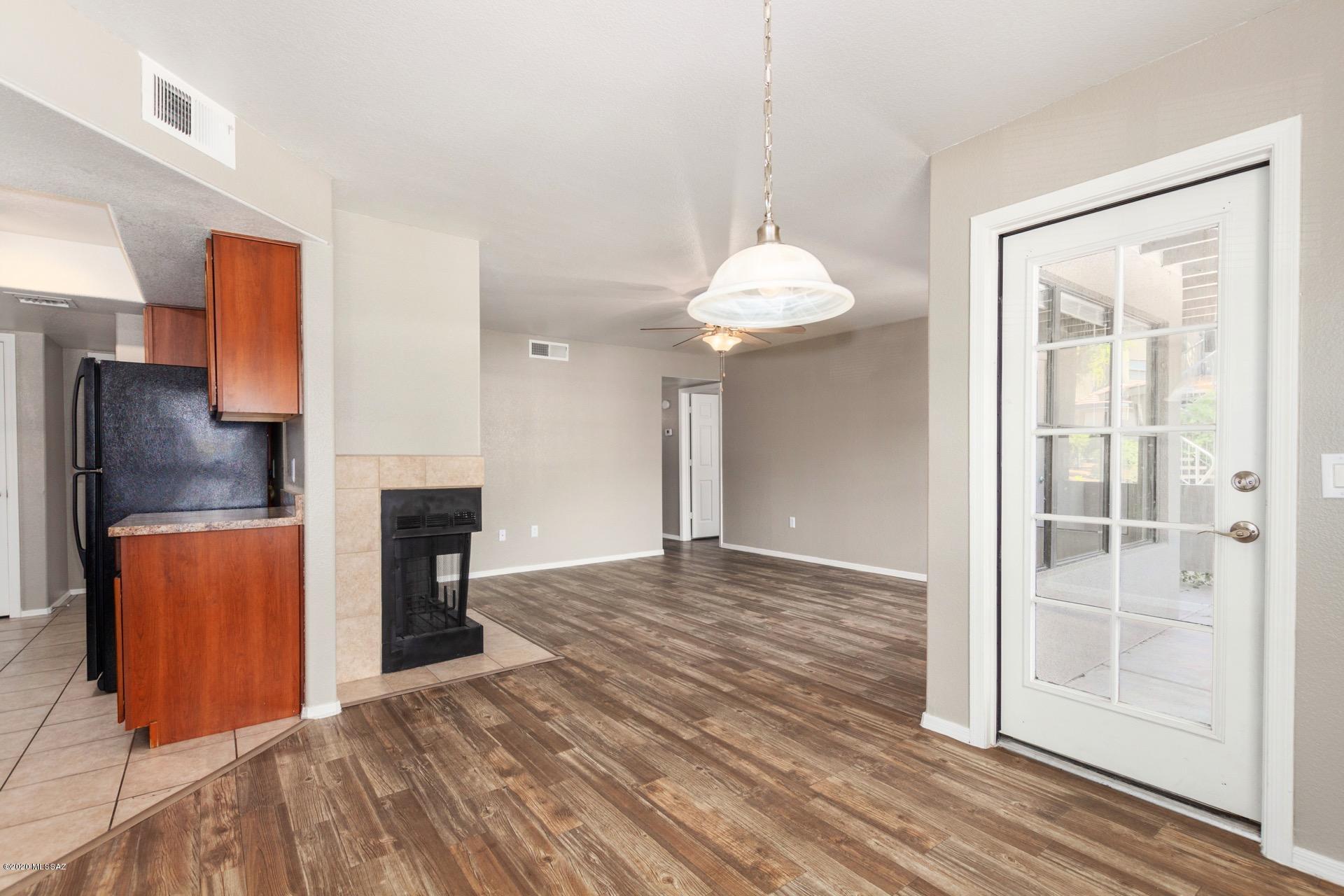 5855 N Kolb Road Unit: 8106