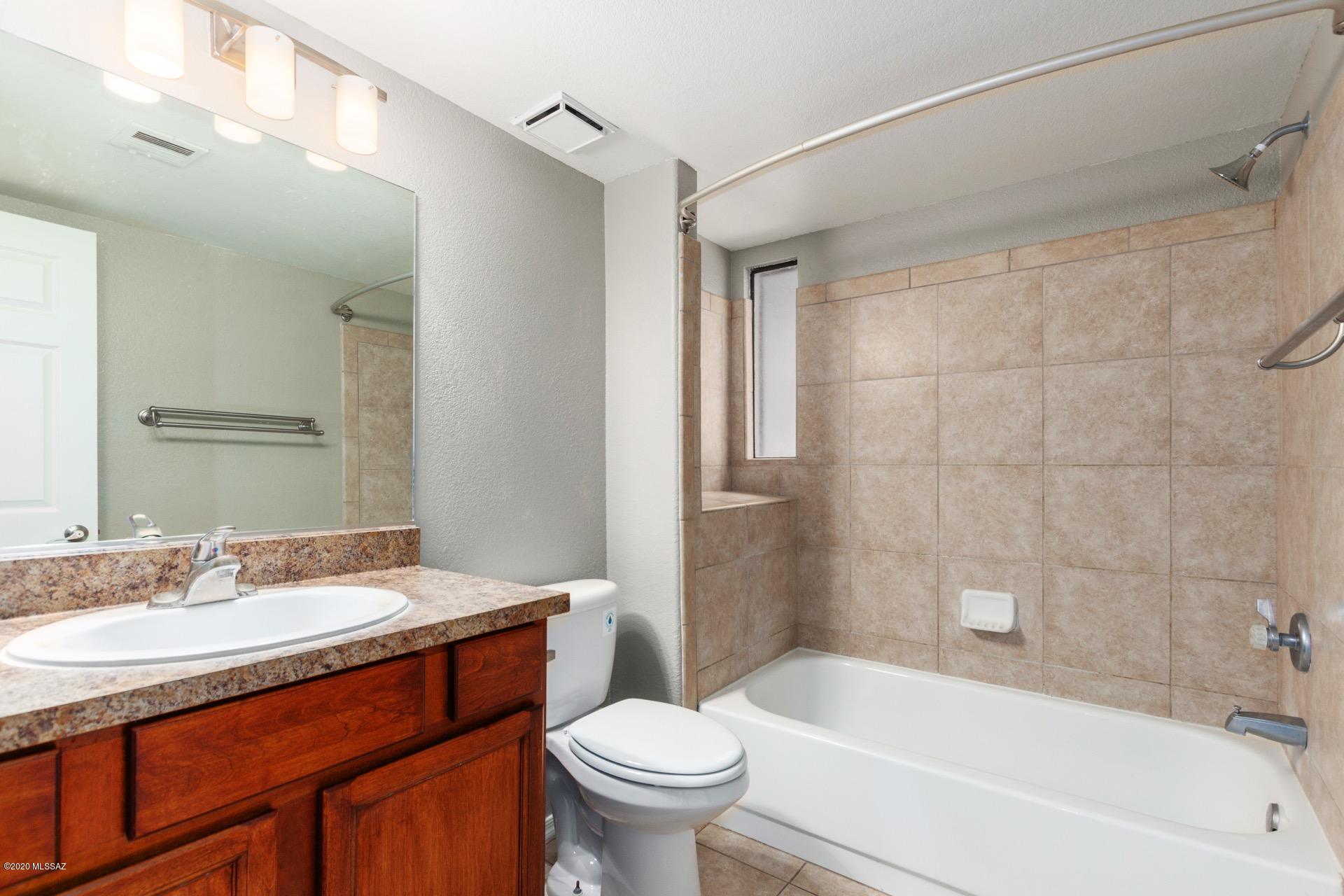 5855 N Kolb Road Unit: 8106