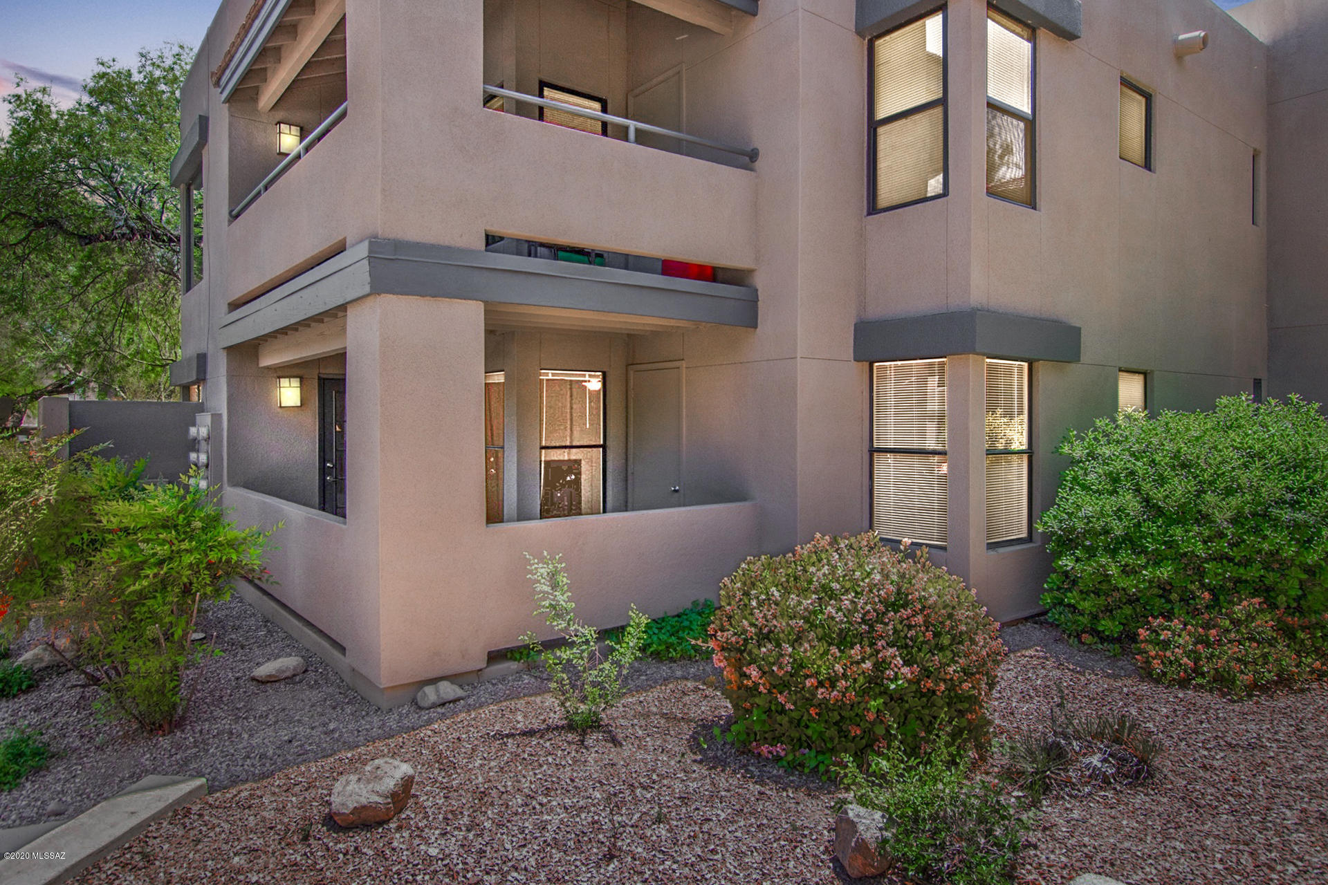 5855 N Kolb Road Unit: 8106