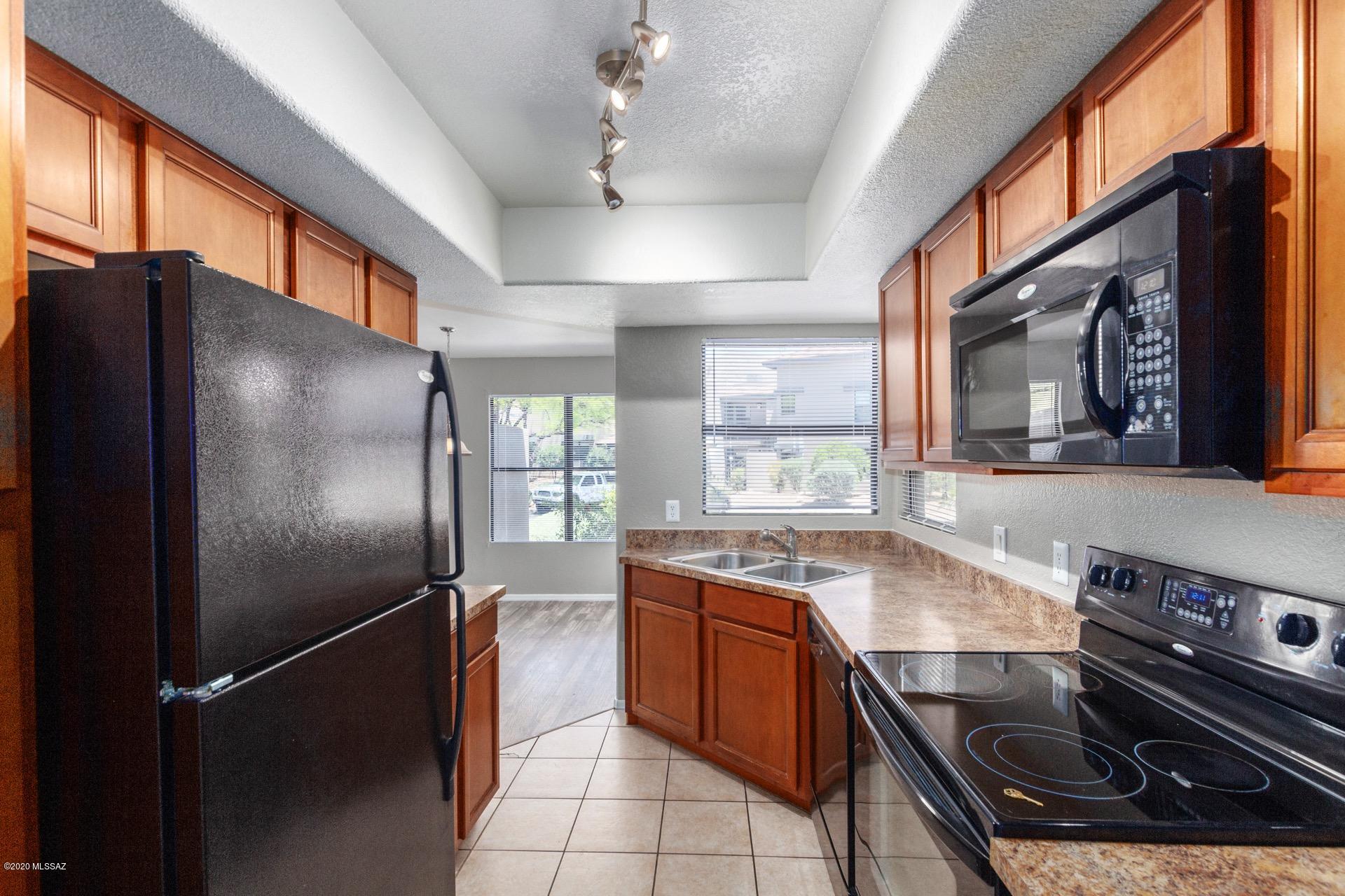 5855 N Kolb Road Unit: 8106