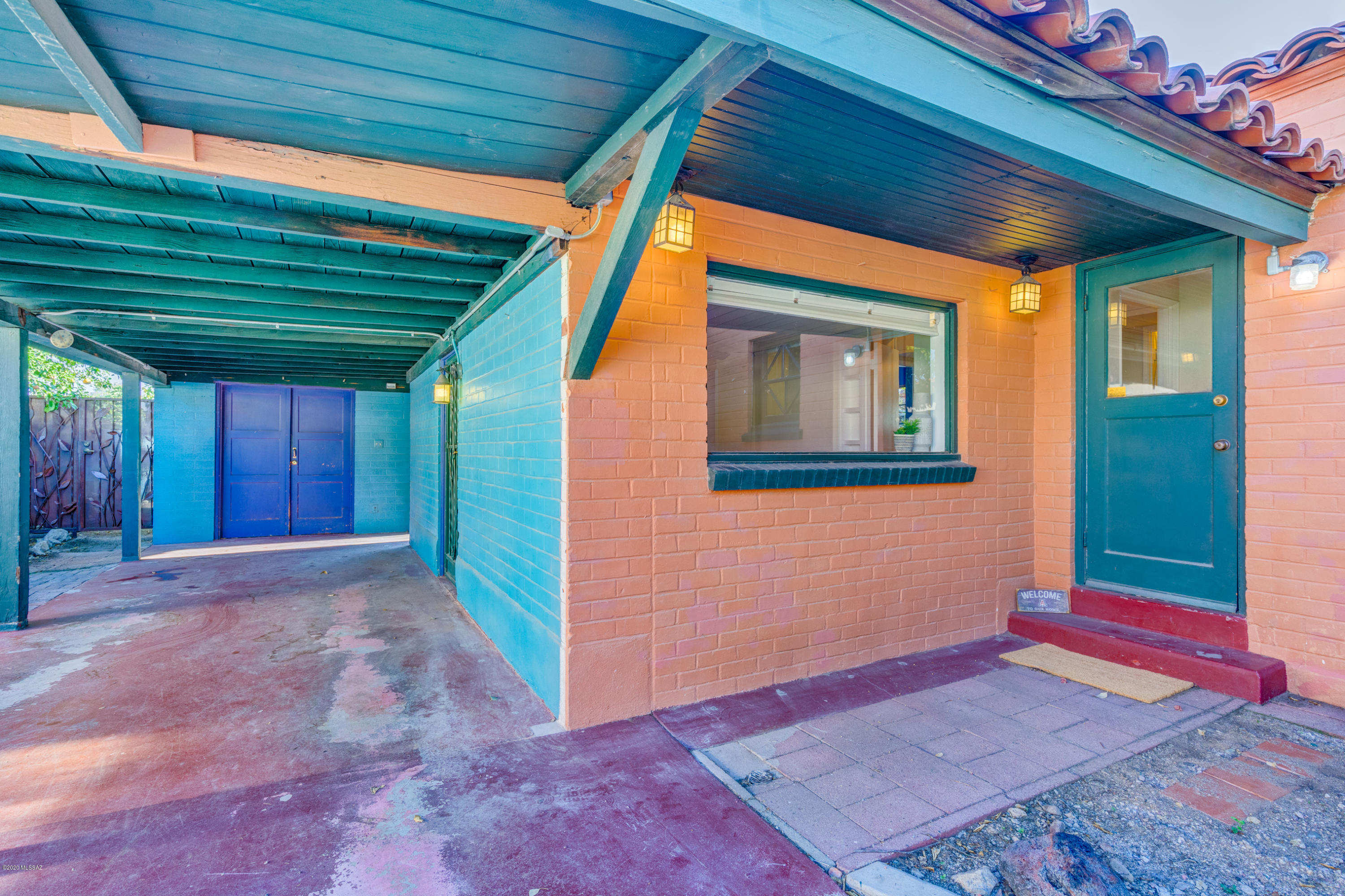 2434 E 8th Street