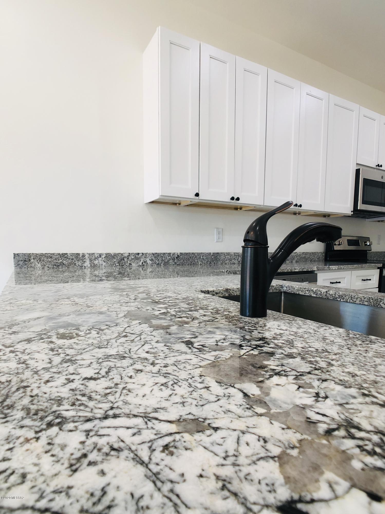 1173 E Seneca Street