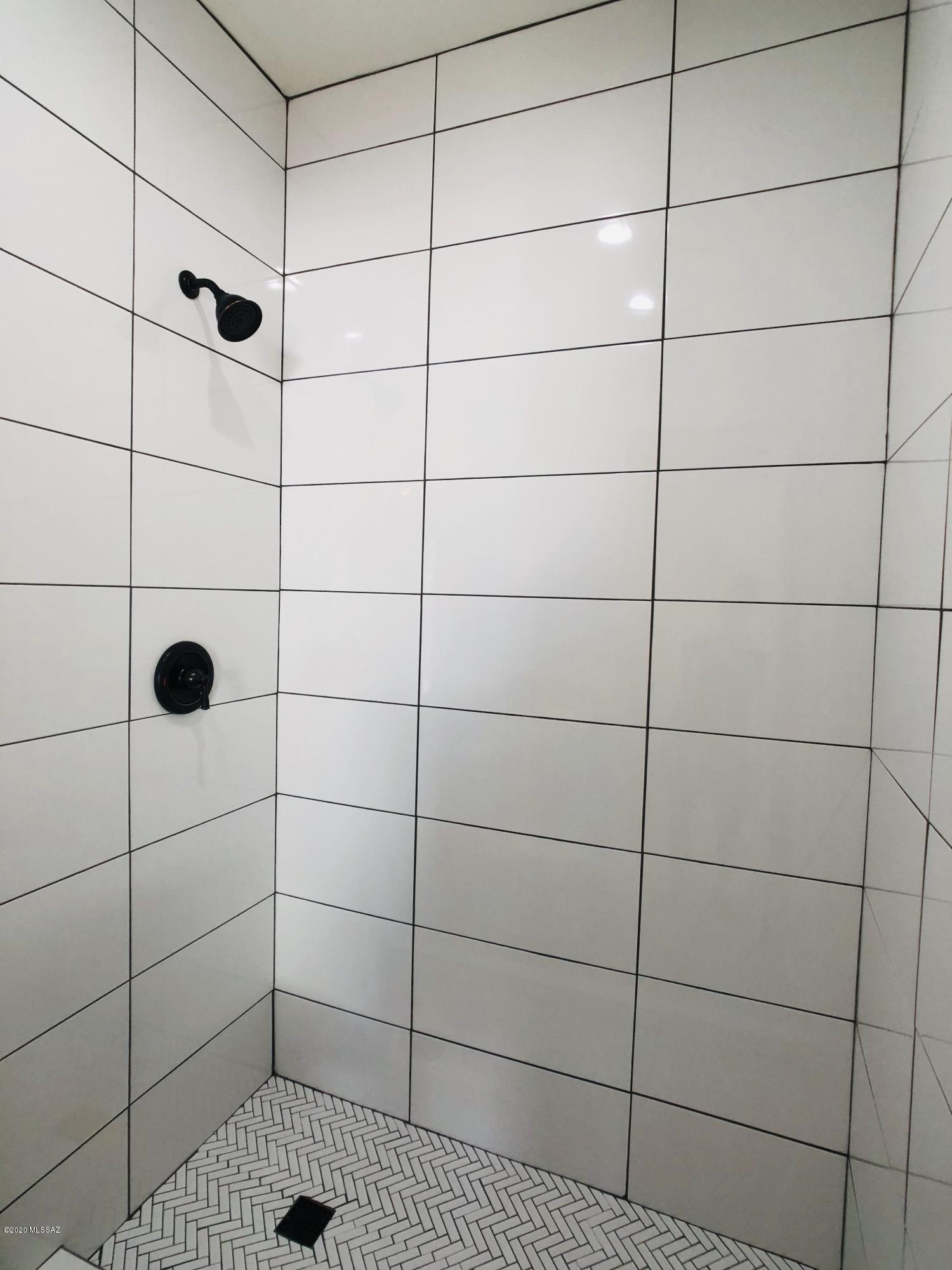 1173 E Seneca Street