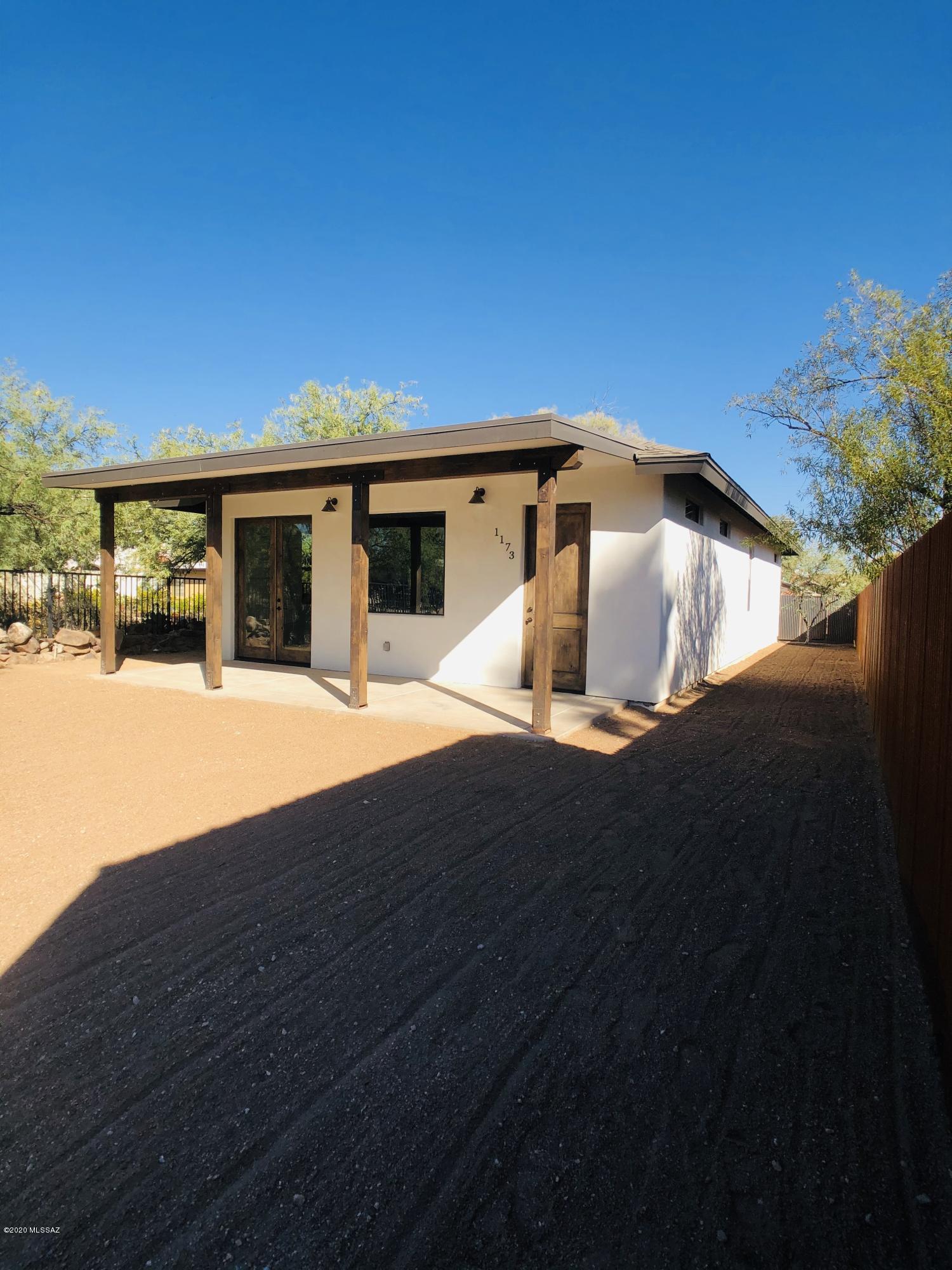 1173 E Seneca Street