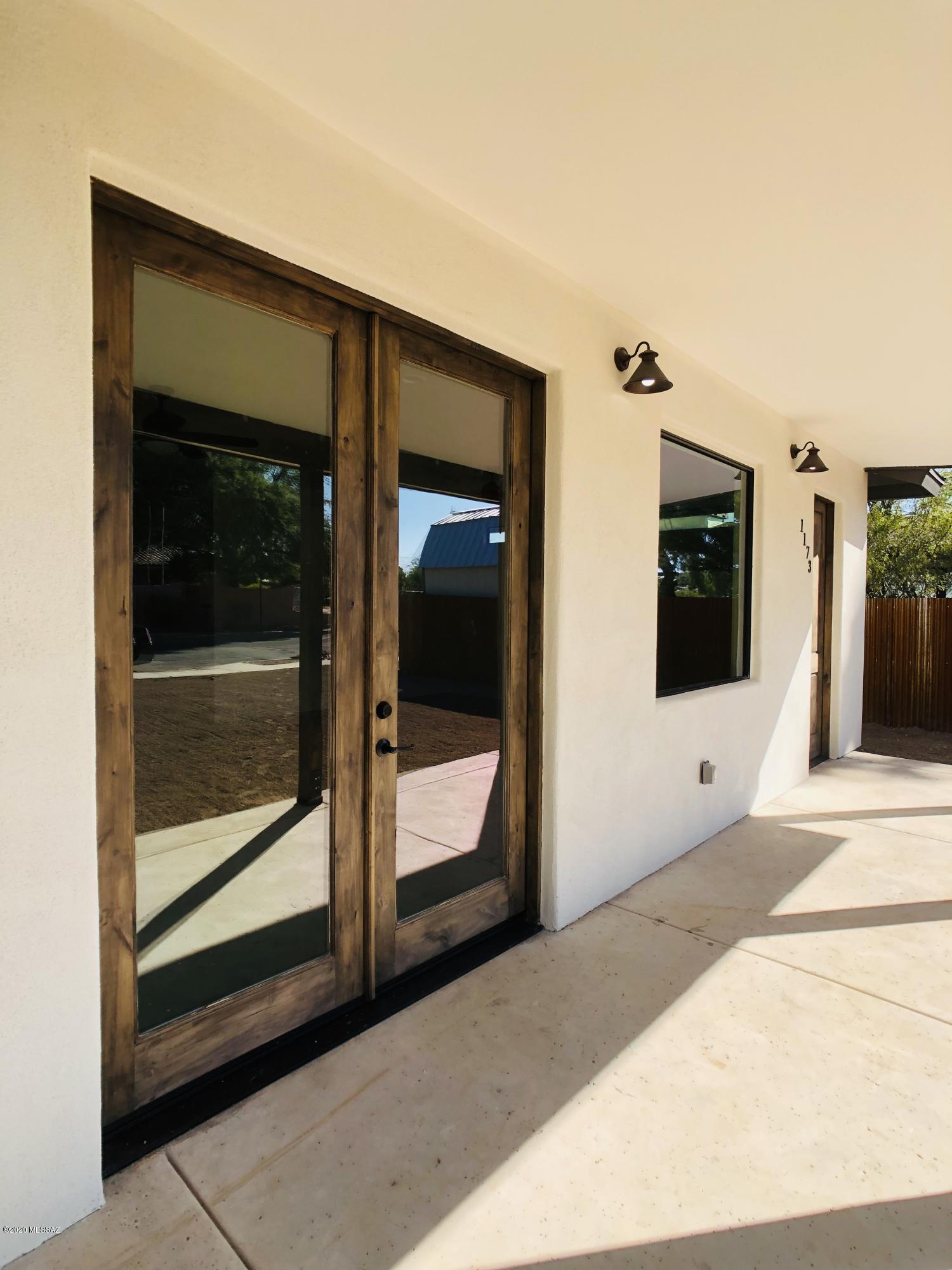 1173 E Seneca Street