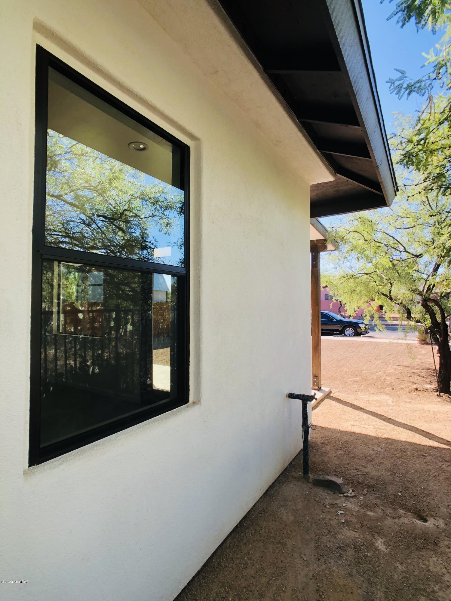 1173 E Seneca Street