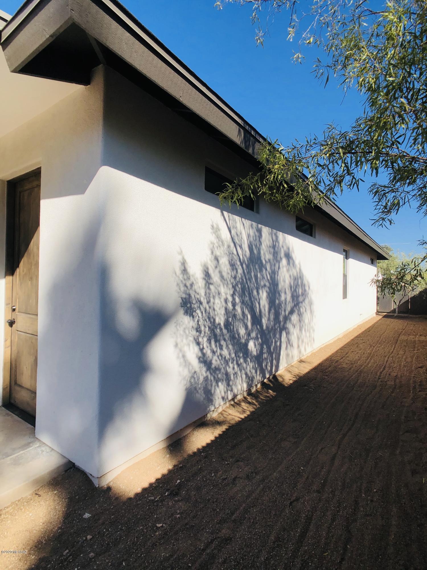 1173 E Seneca Street