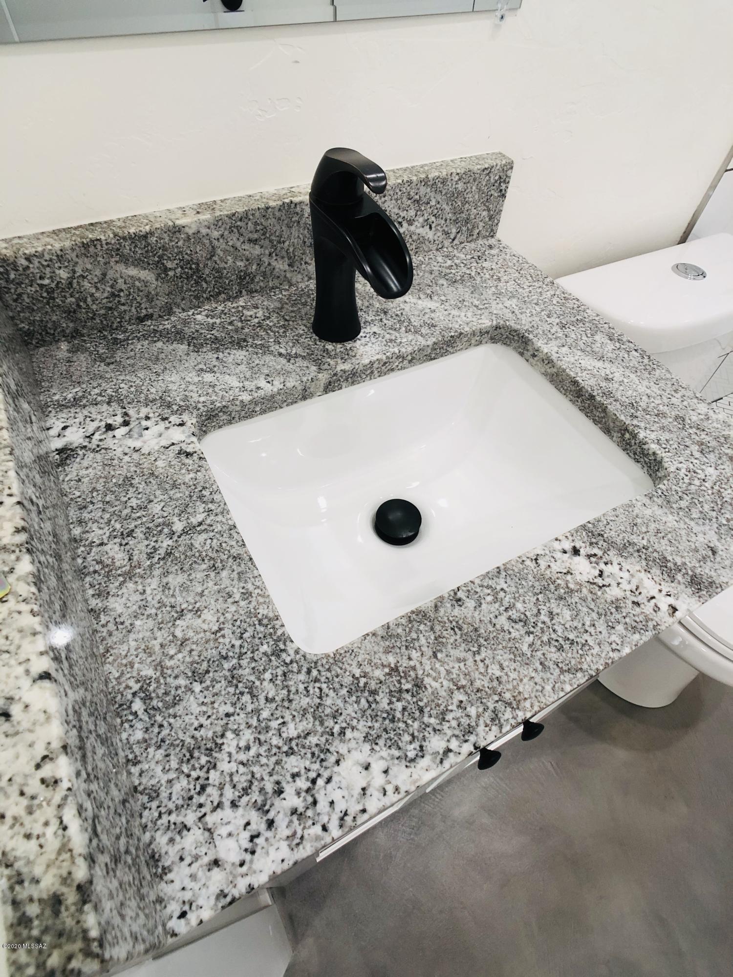 1173 E Seneca Street