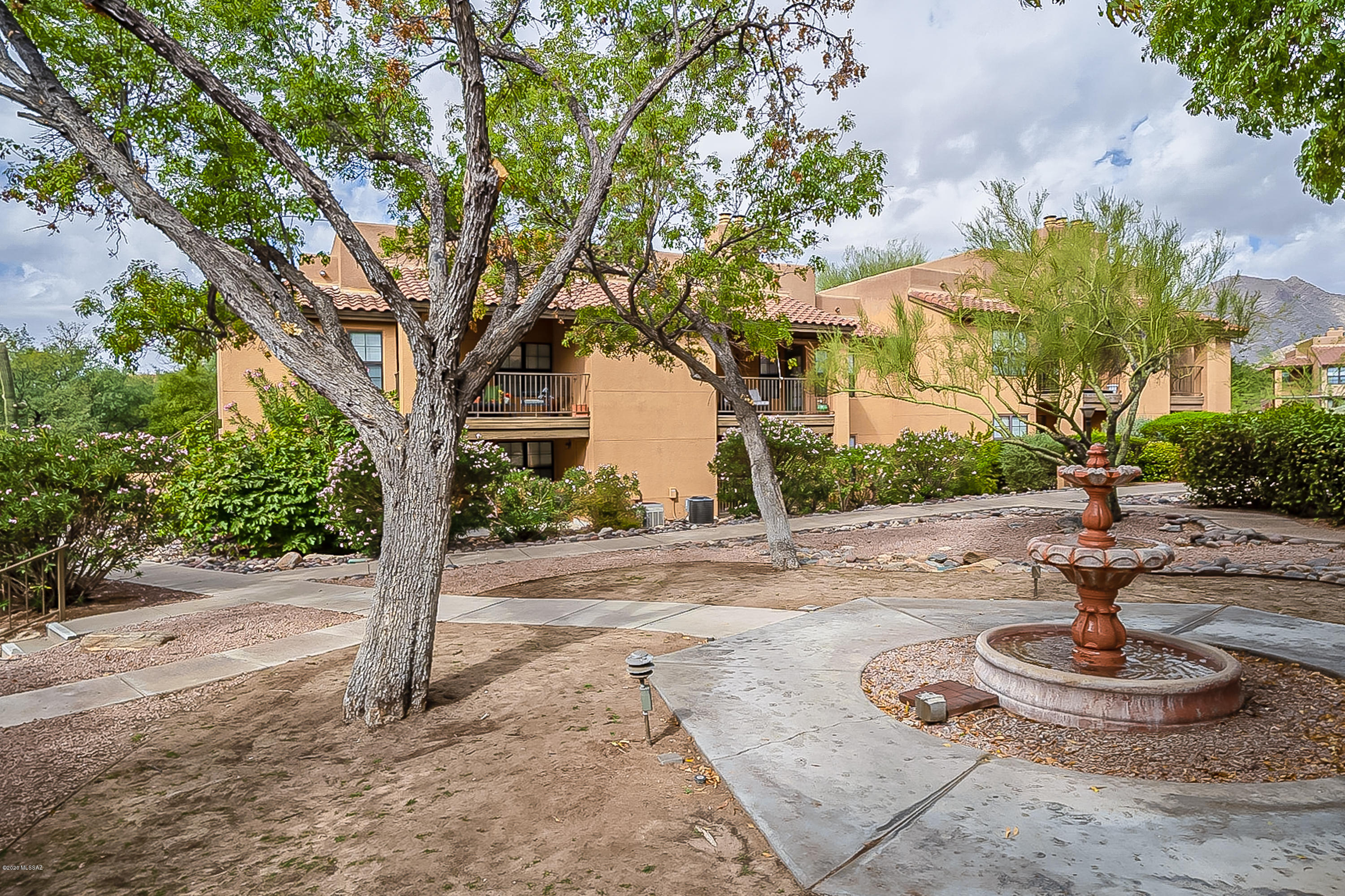 6651 N Campbell Avenue Unit: 127
