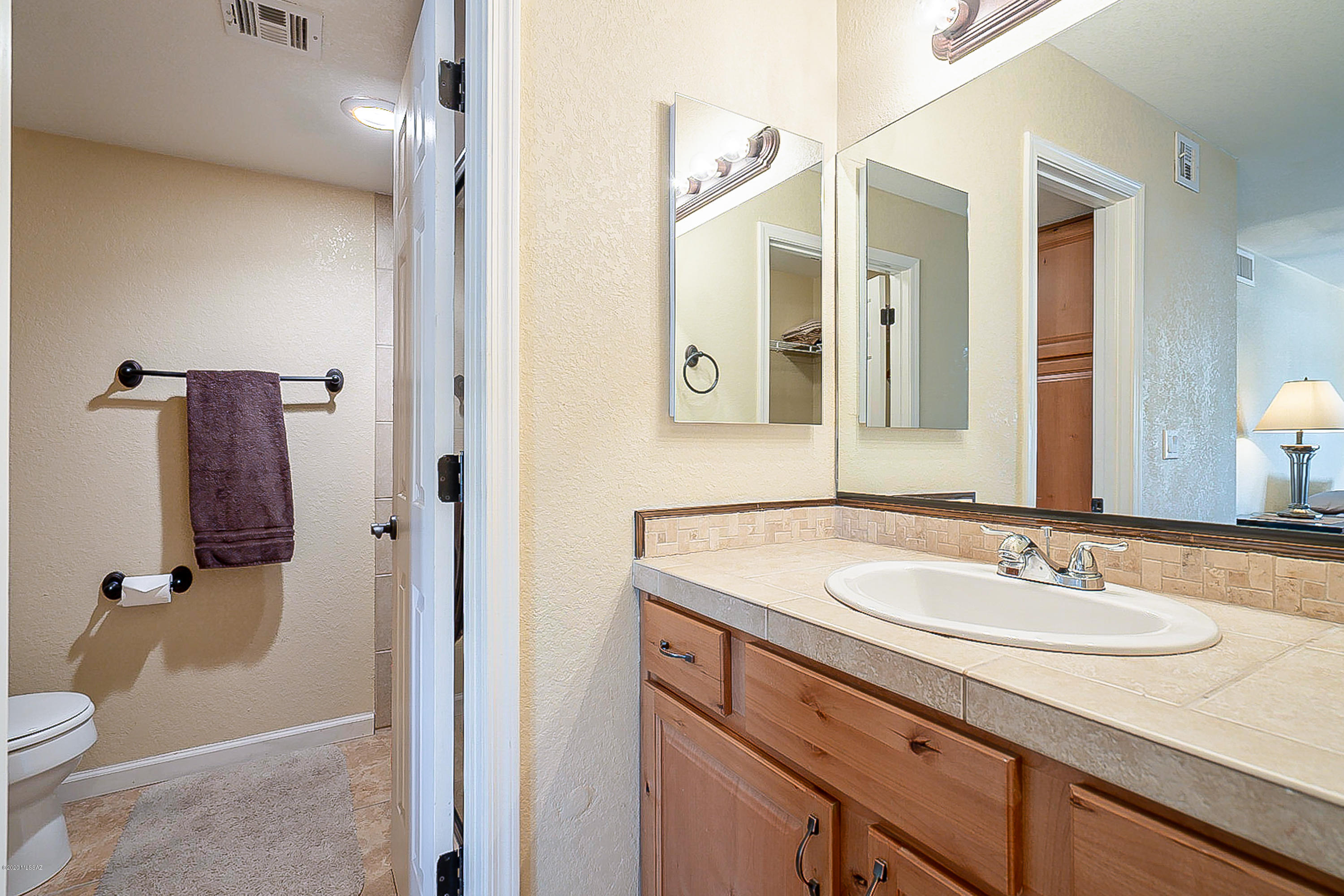 6651 N Campbell Avenue Unit: 127