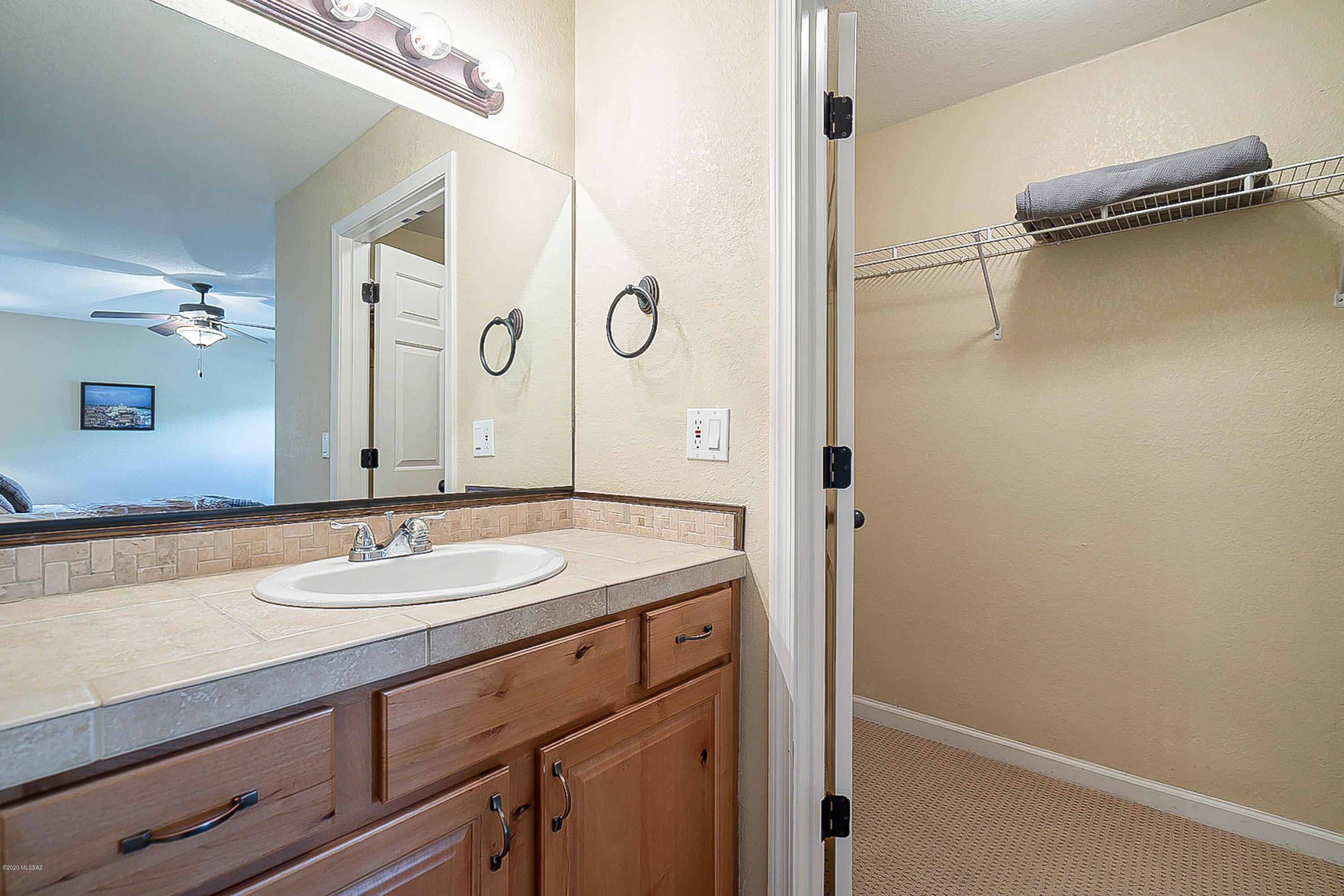 6651 N Campbell Avenue Unit: 127