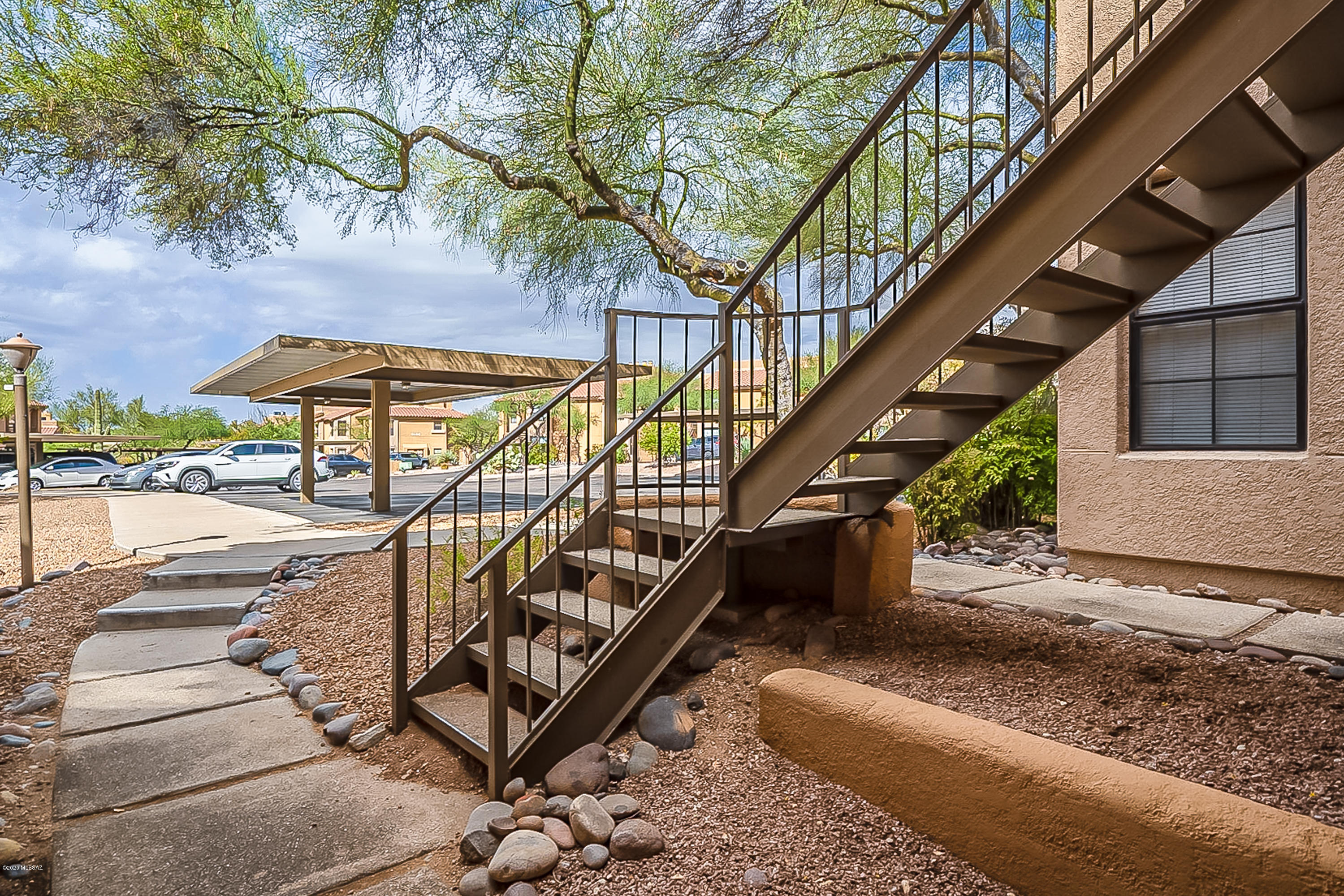 6651 N Campbell Avenue Unit: 127