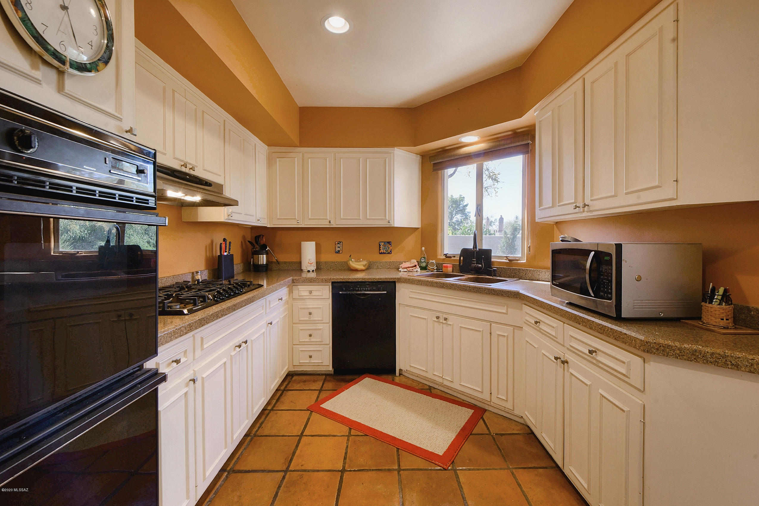2600 E Skyline Drive Unit: 9