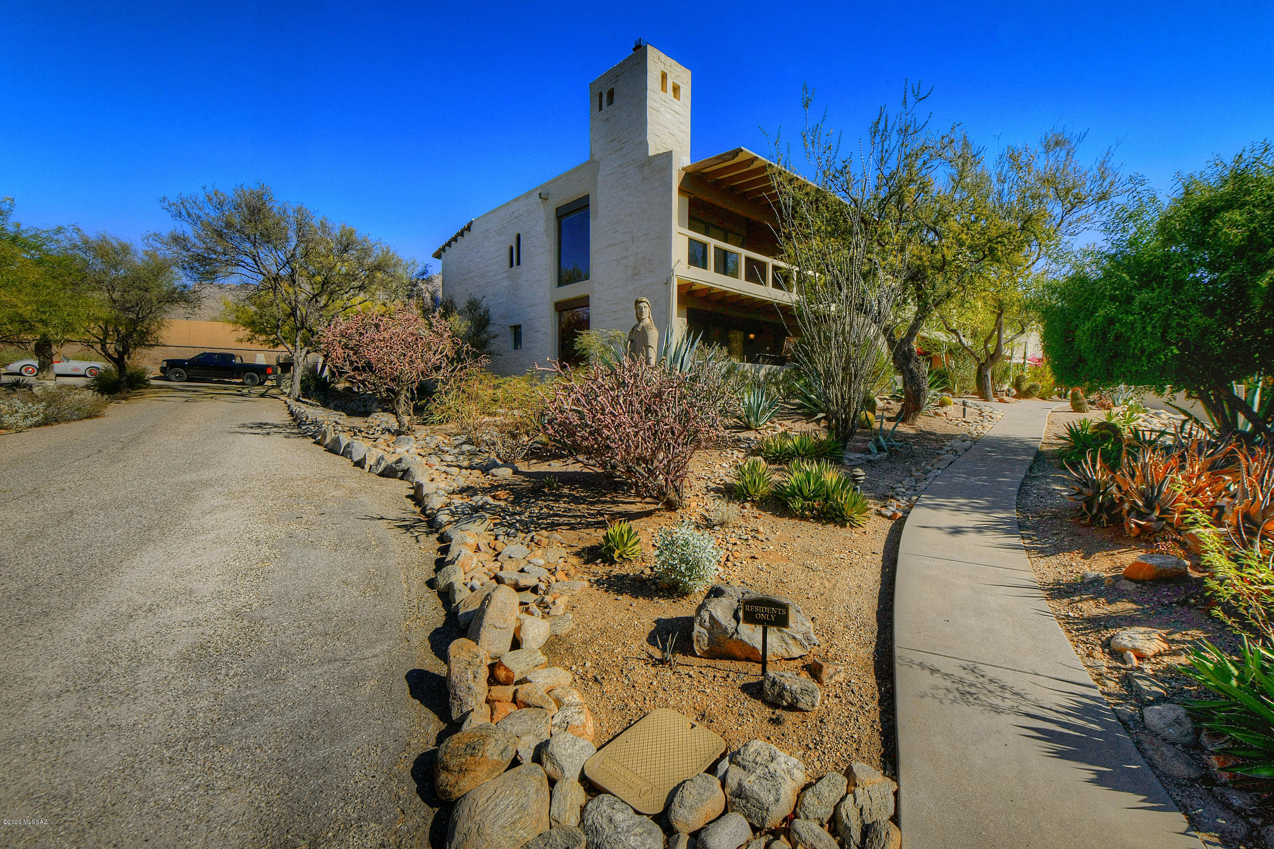 2600 E Skyline Drive Unit: 9