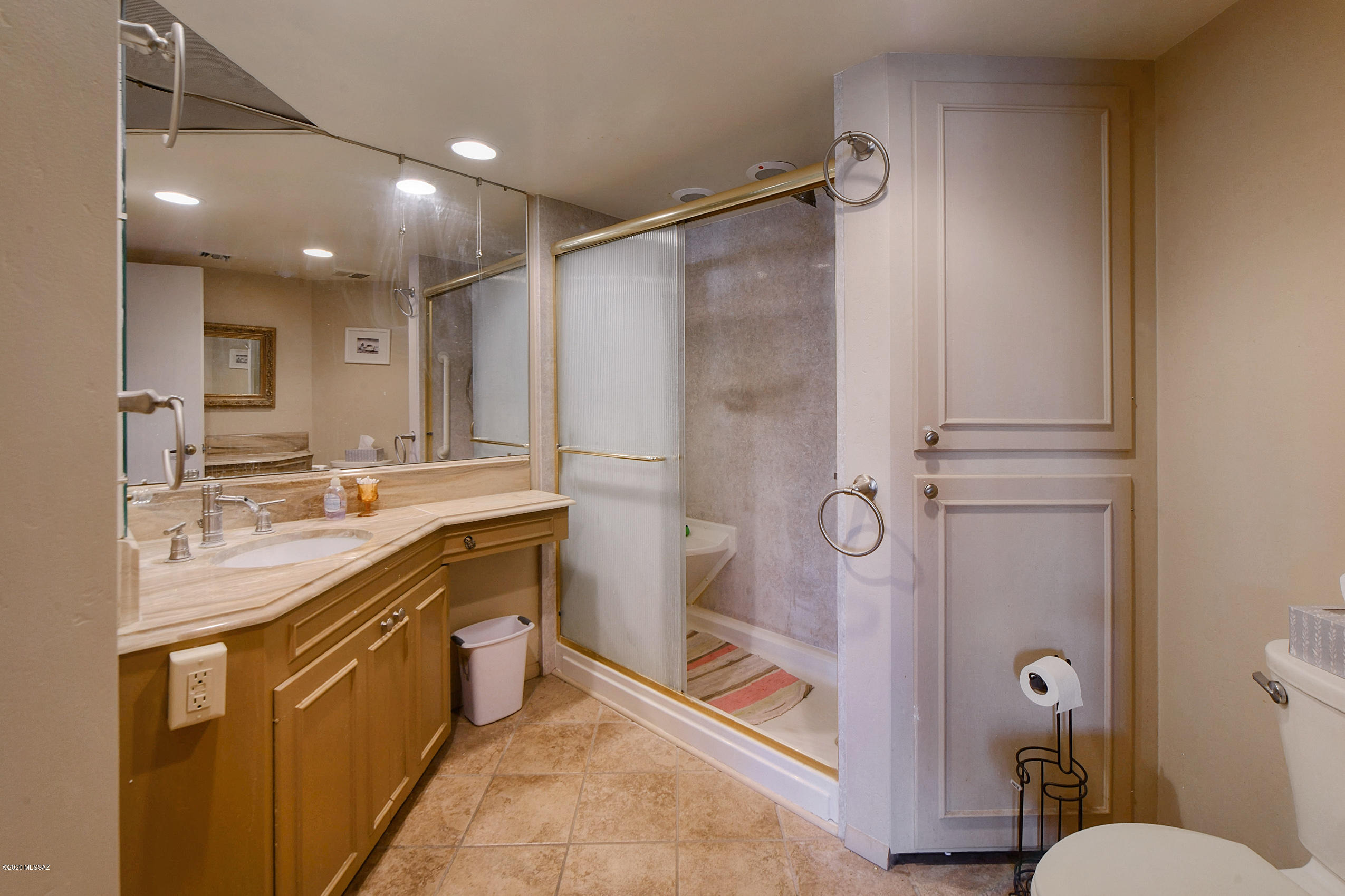 2600 E Skyline Drive Unit: 9