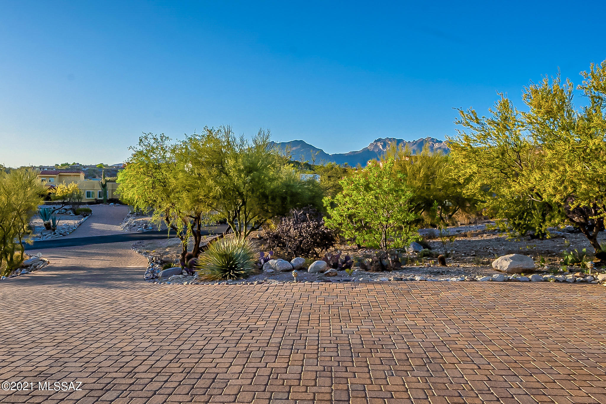 6822 E Fieldstone Lane