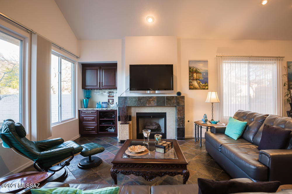 3867 E Calle Cayo