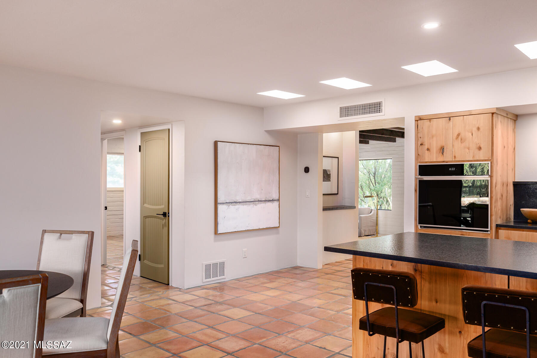 1815 E Camino Cresta