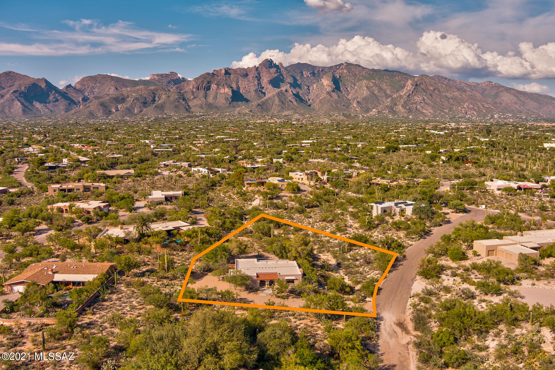 1815 E Camino Cresta