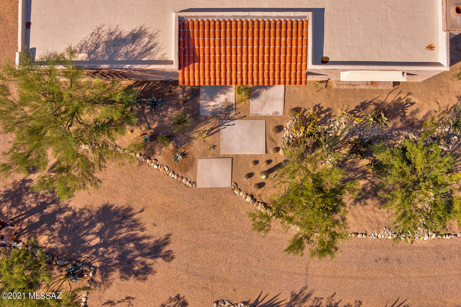 1815 E Camino Cresta
