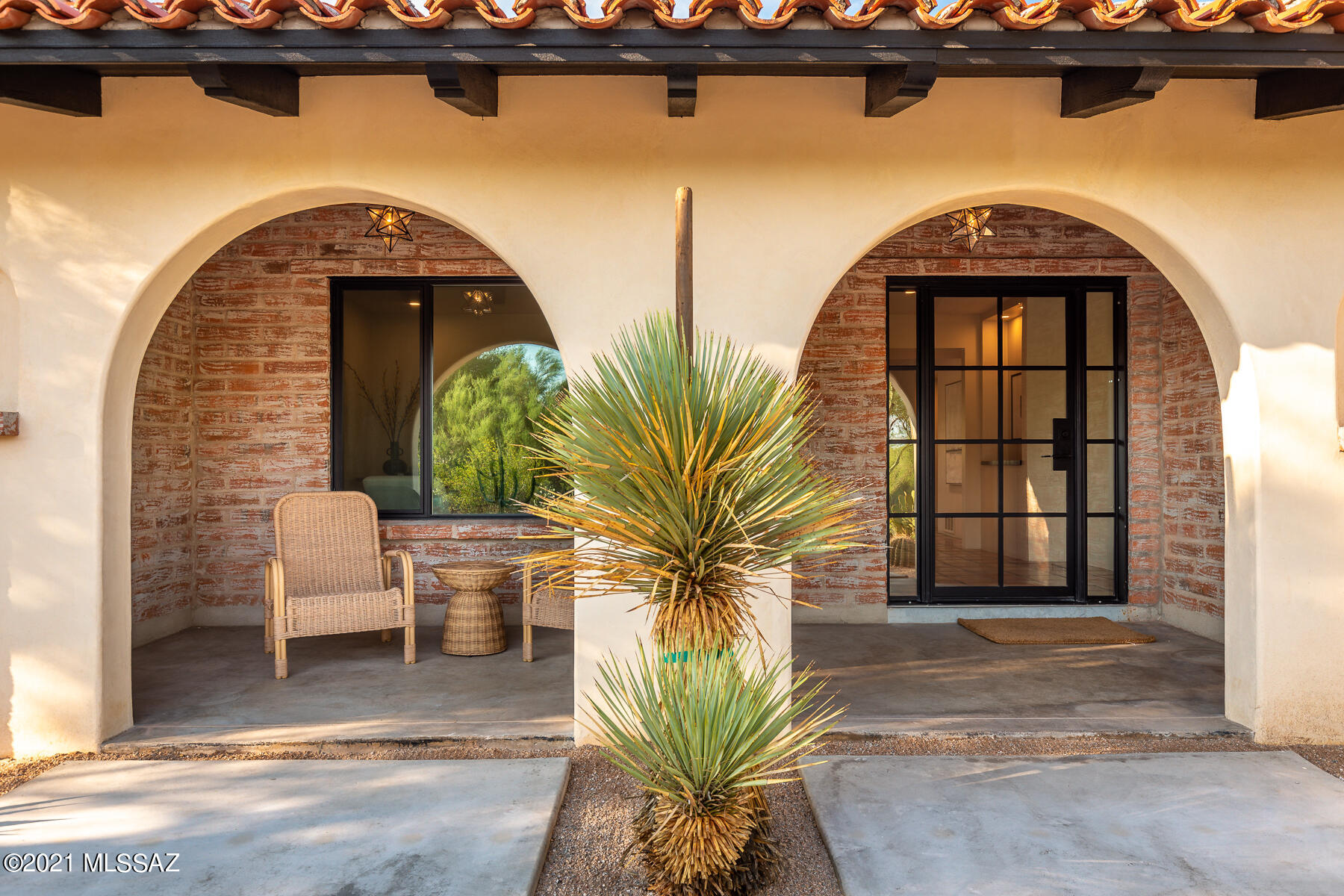 1815 E Camino Cresta