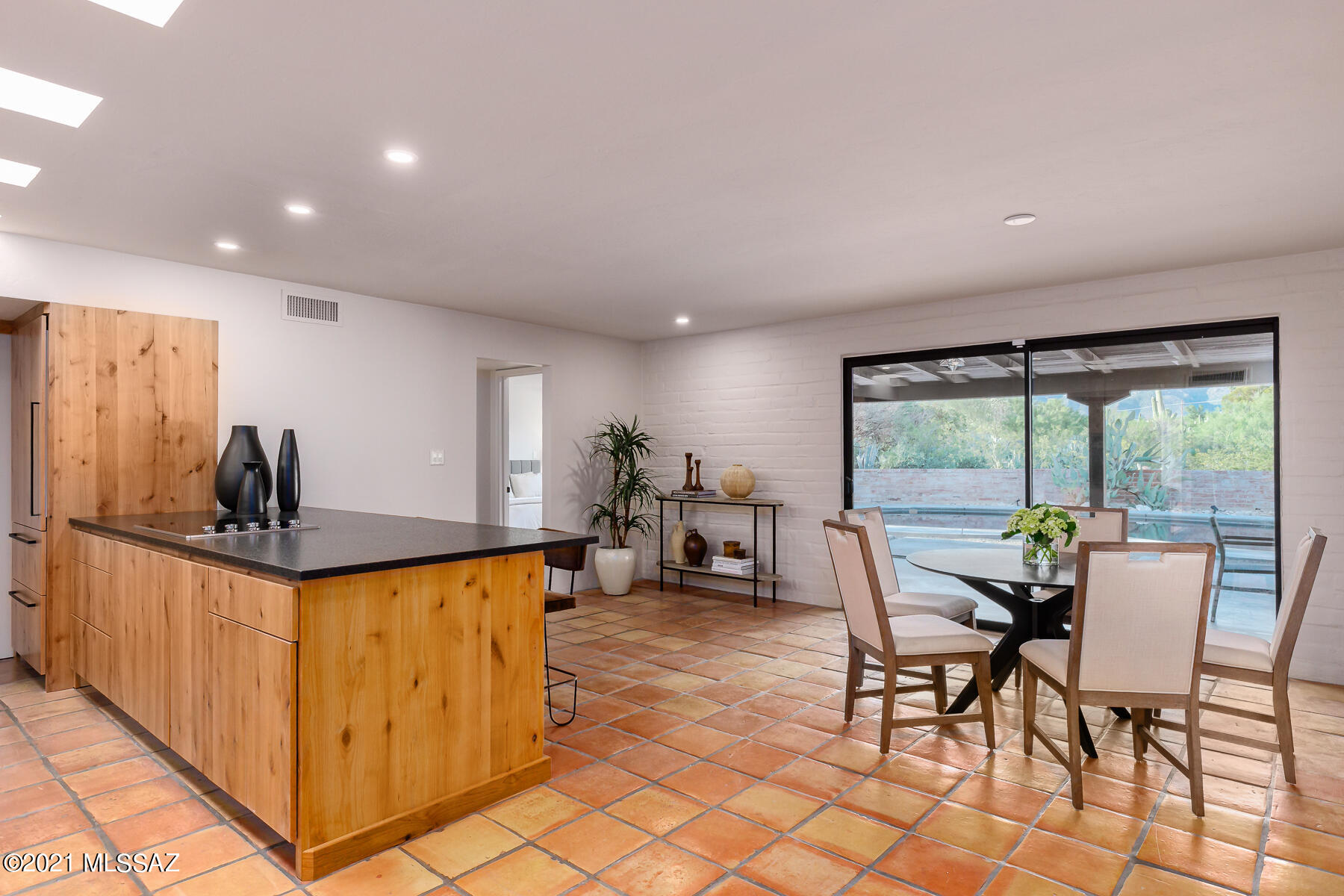 1815 E Camino Cresta