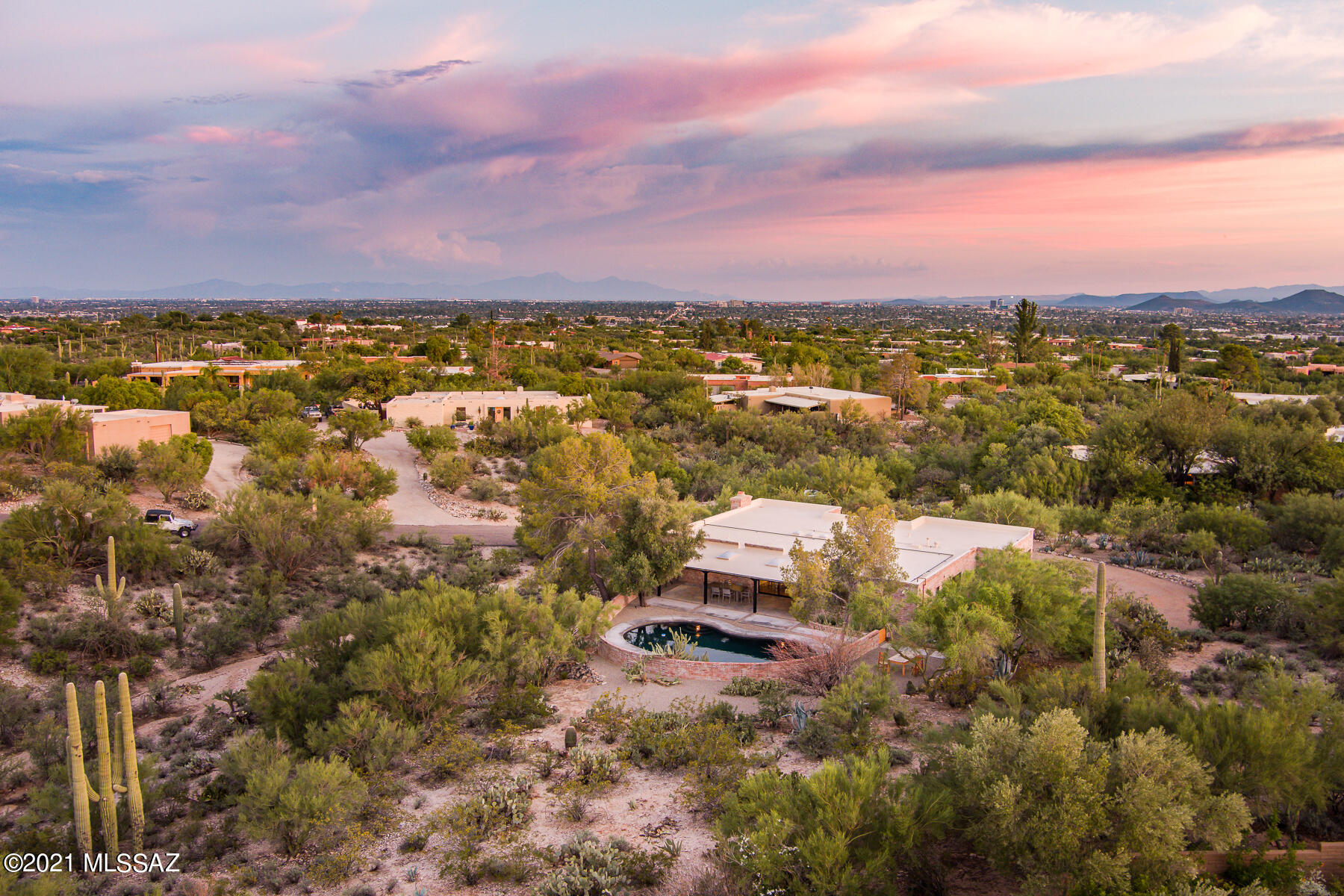 1815 E Camino Cresta