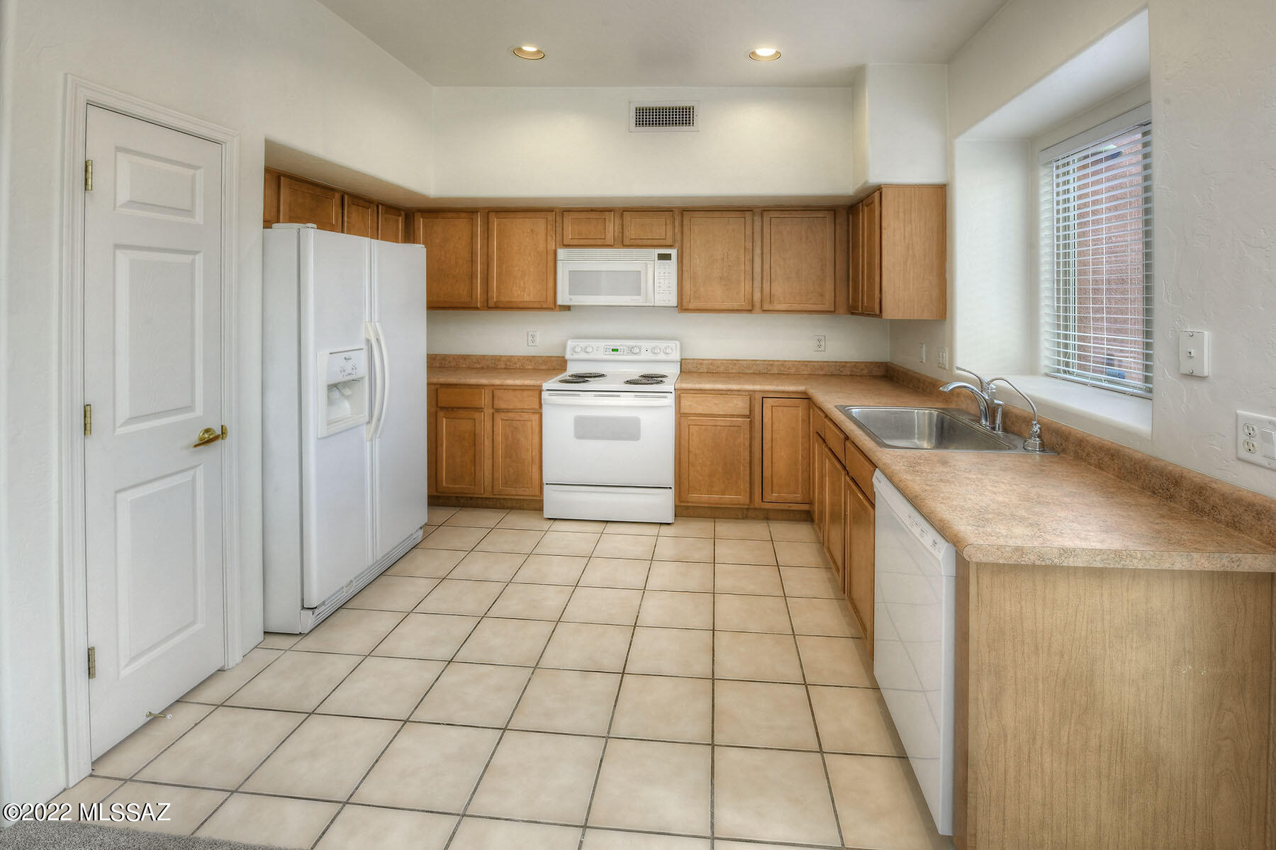 2946 N Cardell Circle